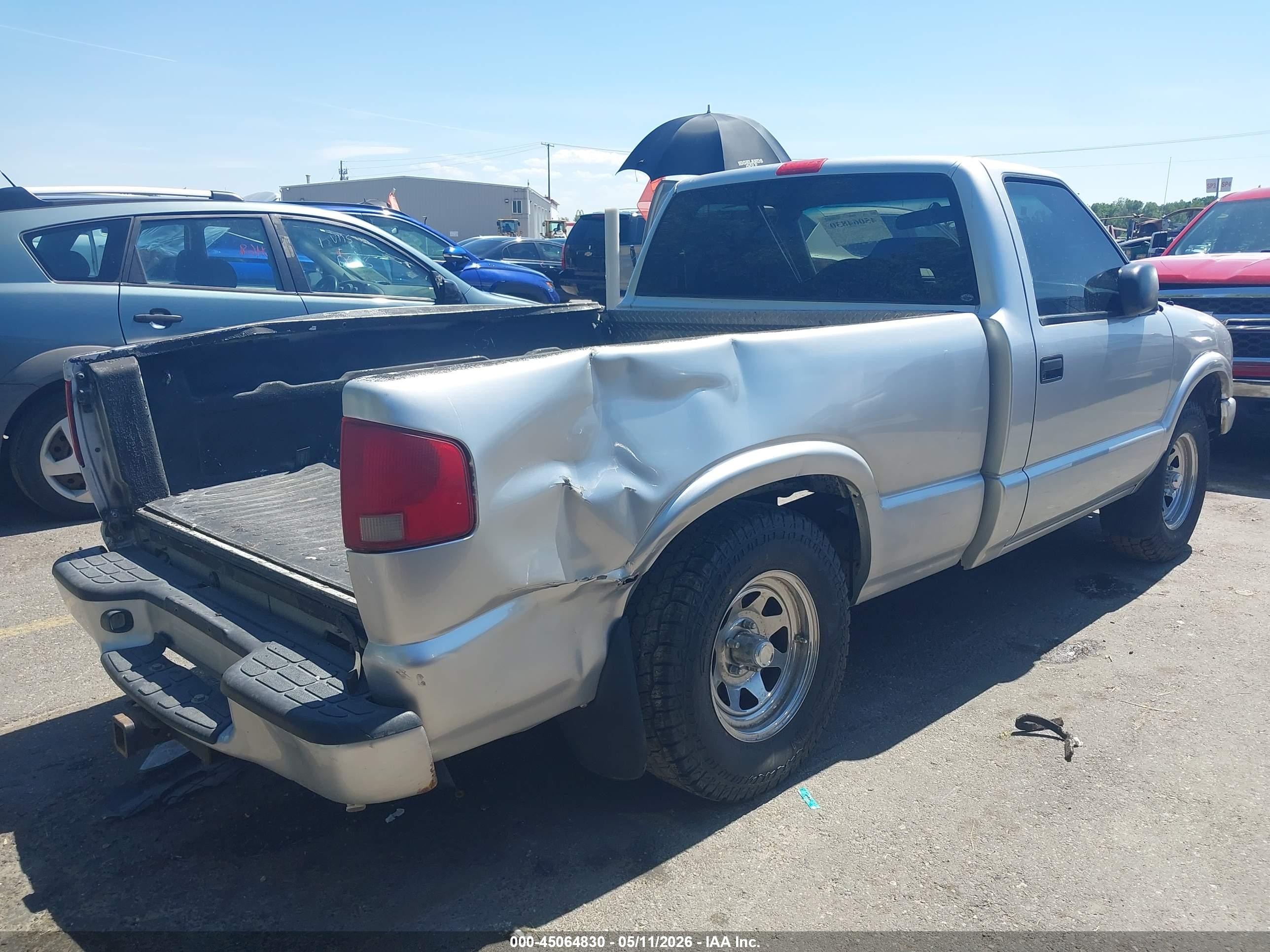 2003 Chevrolet S-10   Silver vin: 1GCCS14H538200651