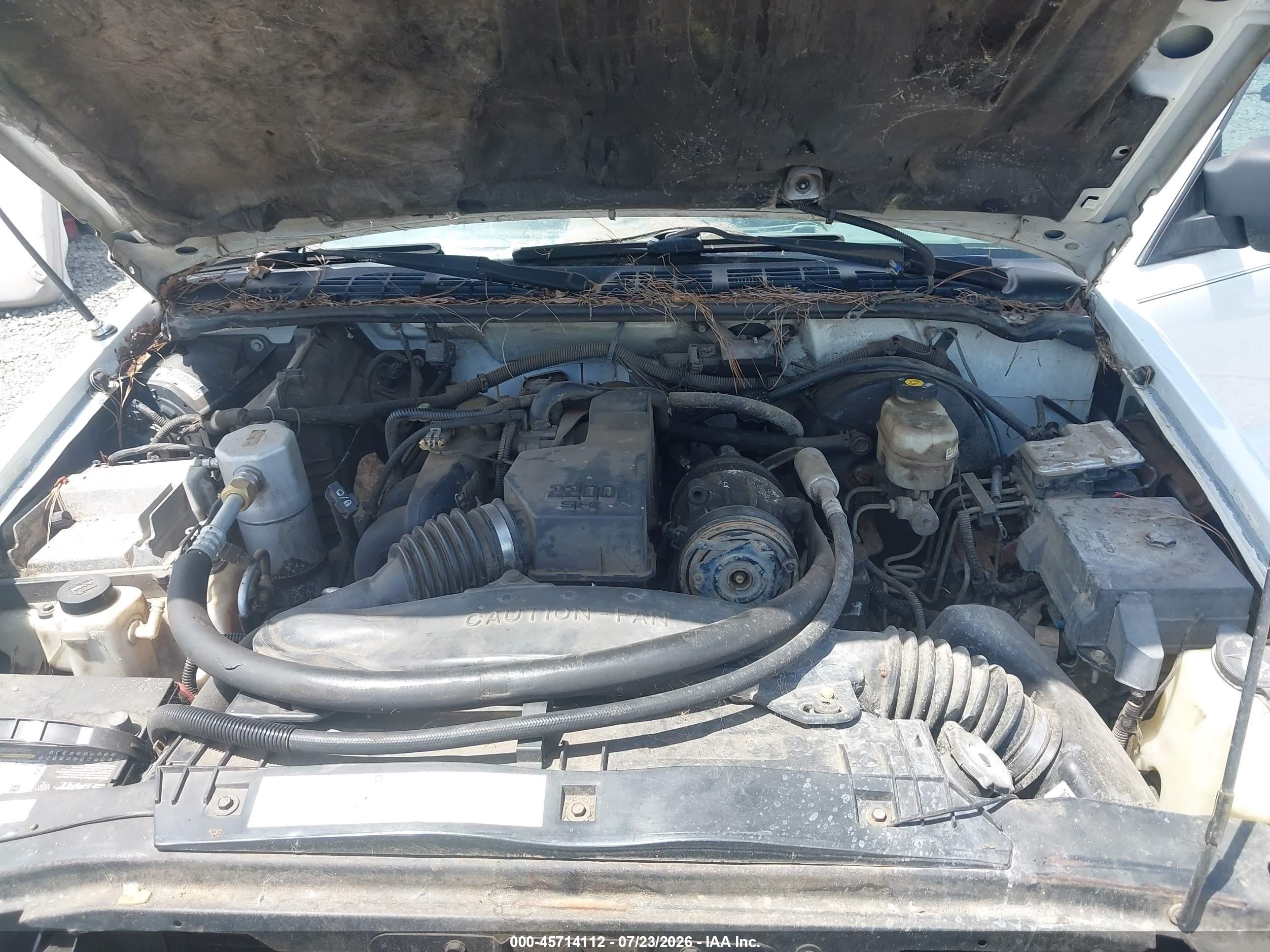 2003 Chevrolet S-10   White vin: 1GCCS14H738139495