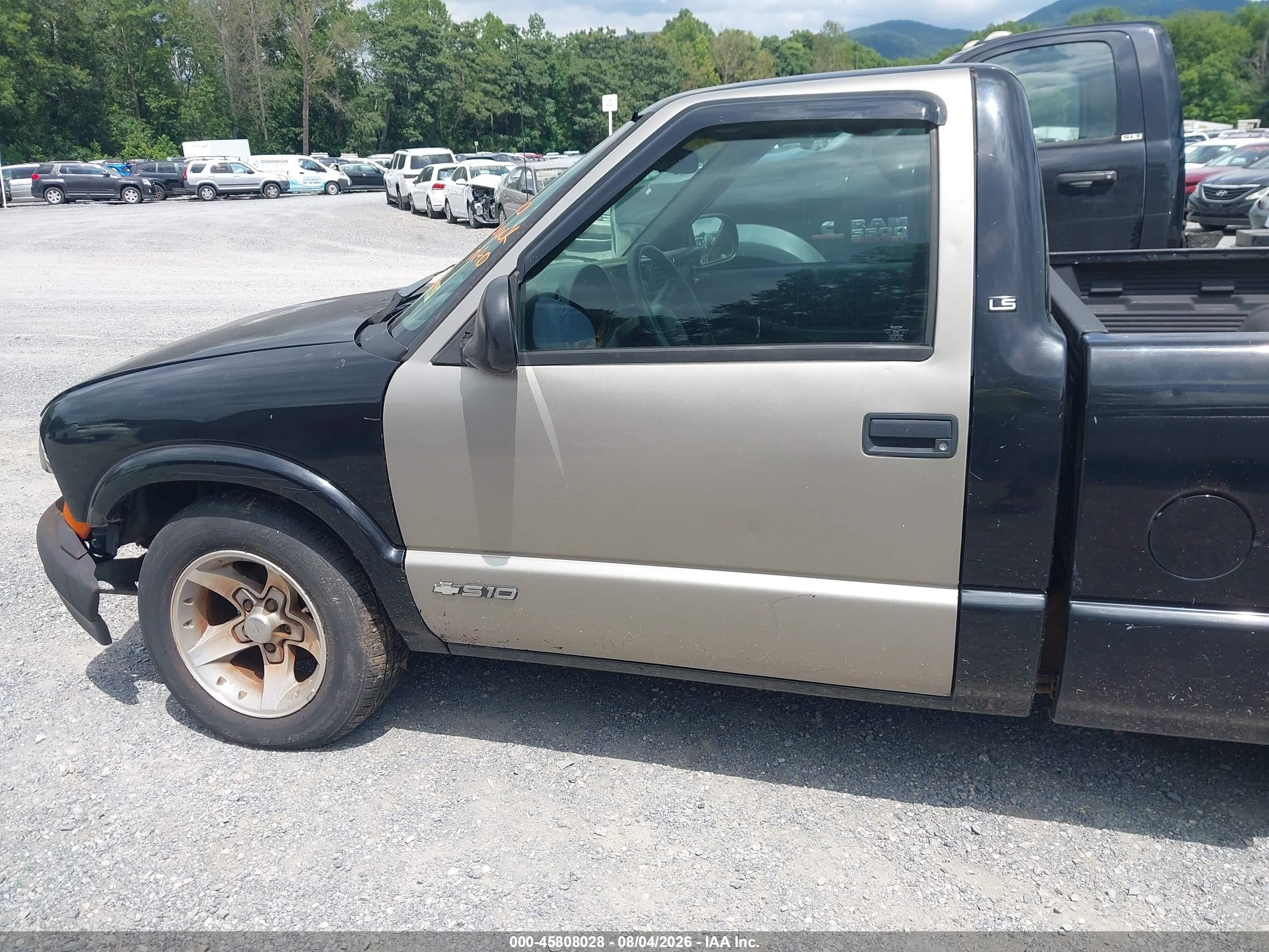 2003 Chevrolet S-10 Ls Black vin: 1GCCS14HX38175004