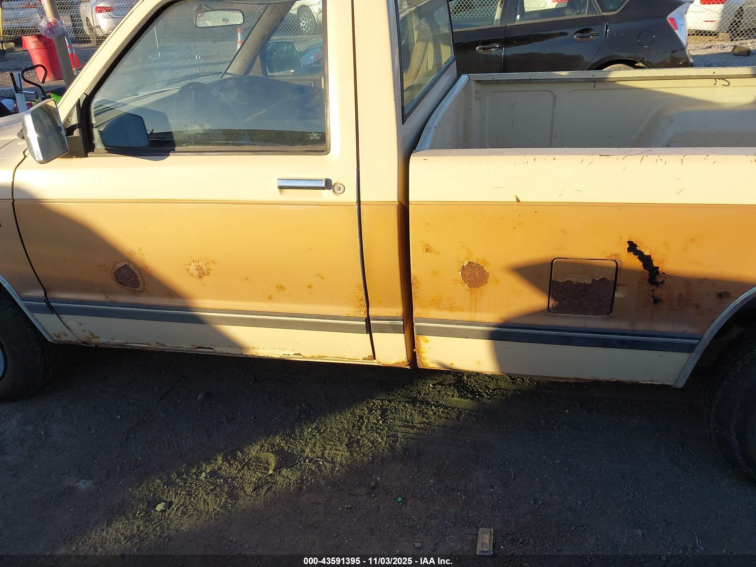 1986 Chevrolet S Truck S10 Tan vin: 1GCCS14R2G2104591