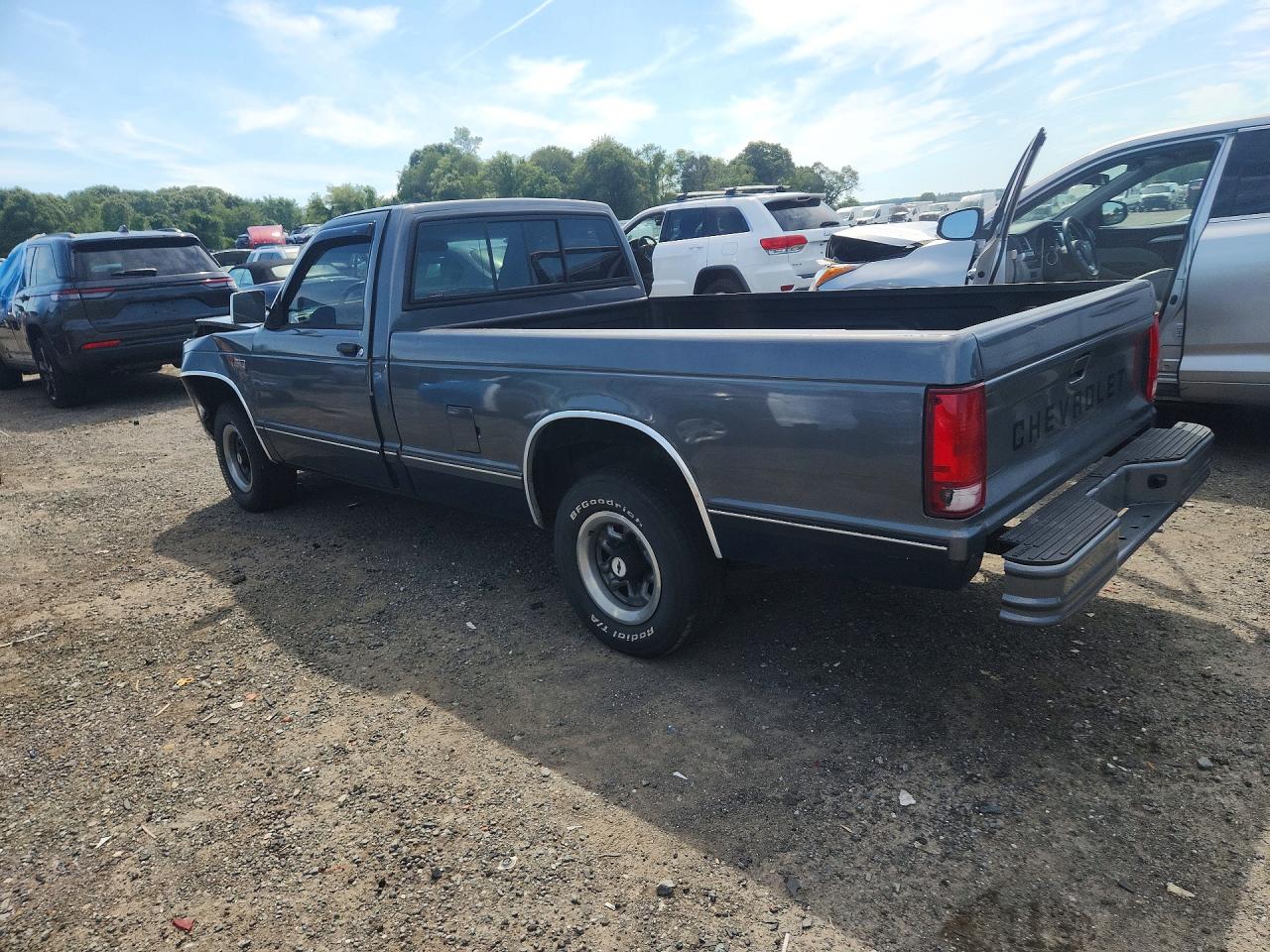 1987 Chevrolet S Truck S10 Серебряный vin: 1GCCS14R6H2266578