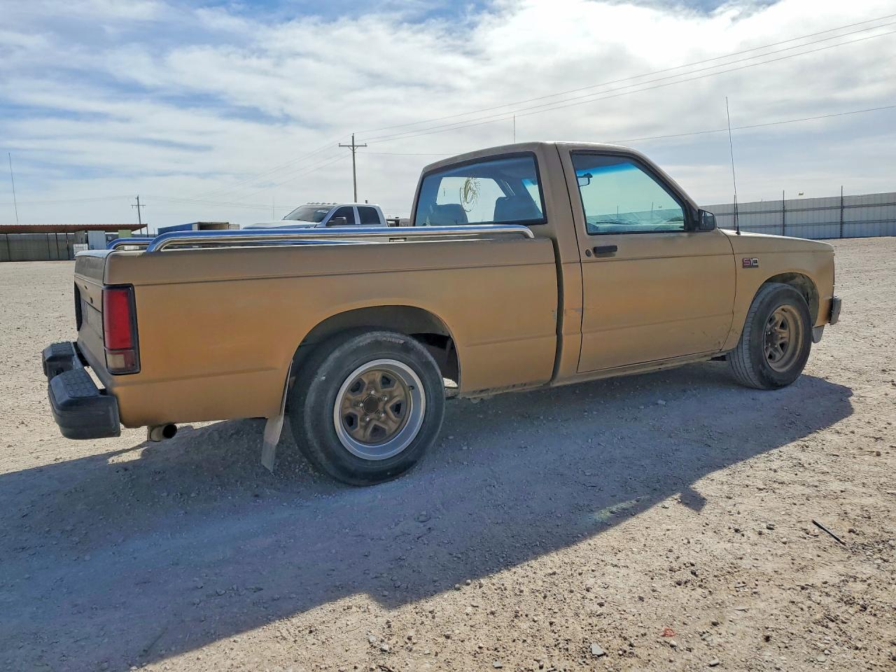 1987 Chevrolet S Truck S10 Gold vin: 1GCCS14R8H8117330