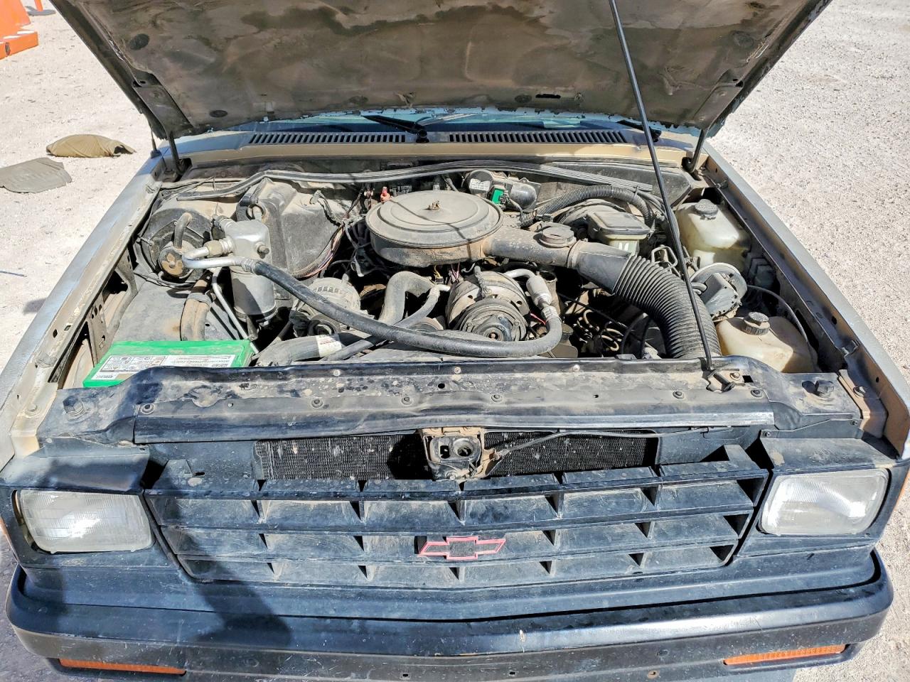1987 Chevrolet S Truck S10 Gold vin: 1GCCS14R8H8117330