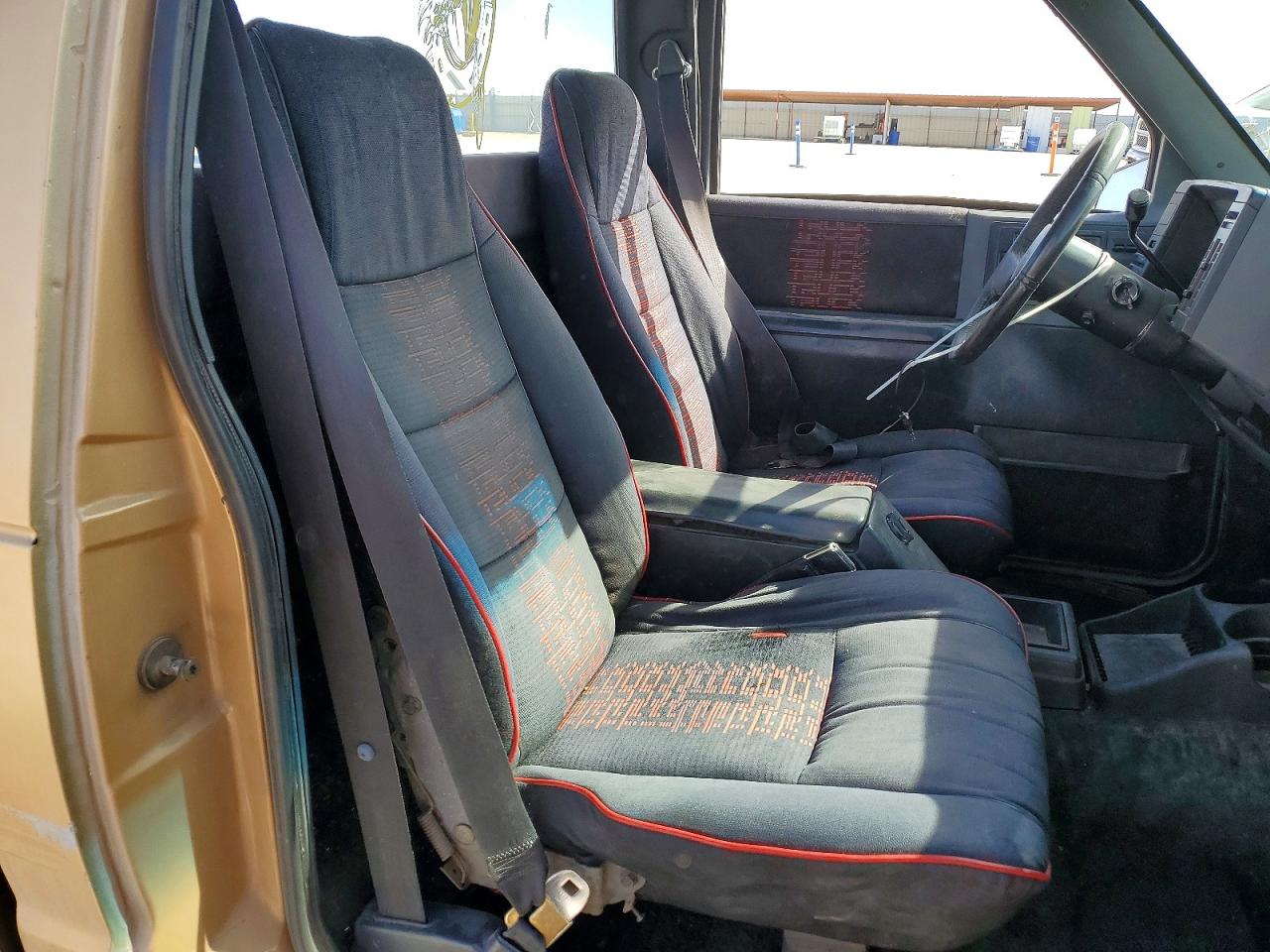 1987 Chevrolet S Truck S10 Gold vin: 1GCCS14R8H8117330