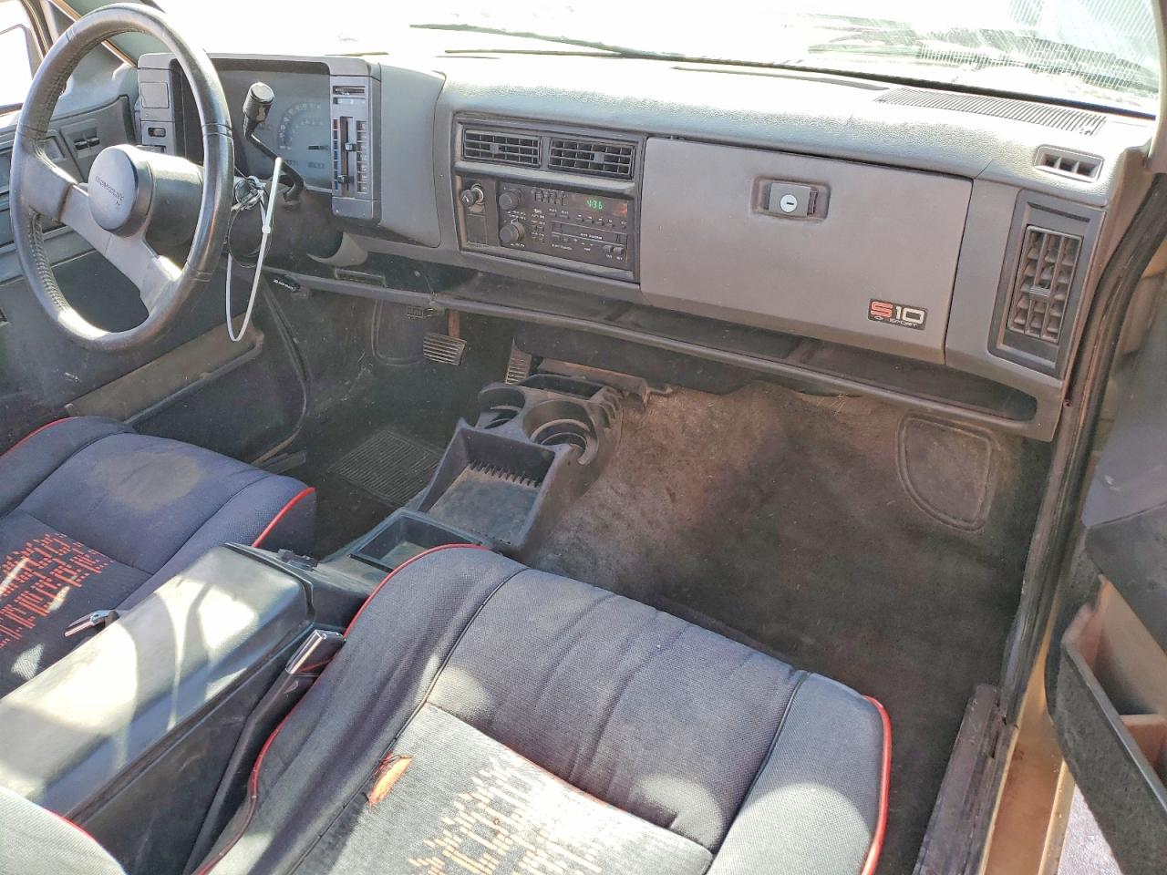 1987 Chevrolet S Truck S10 Gold vin: 1GCCS14R8H8117330