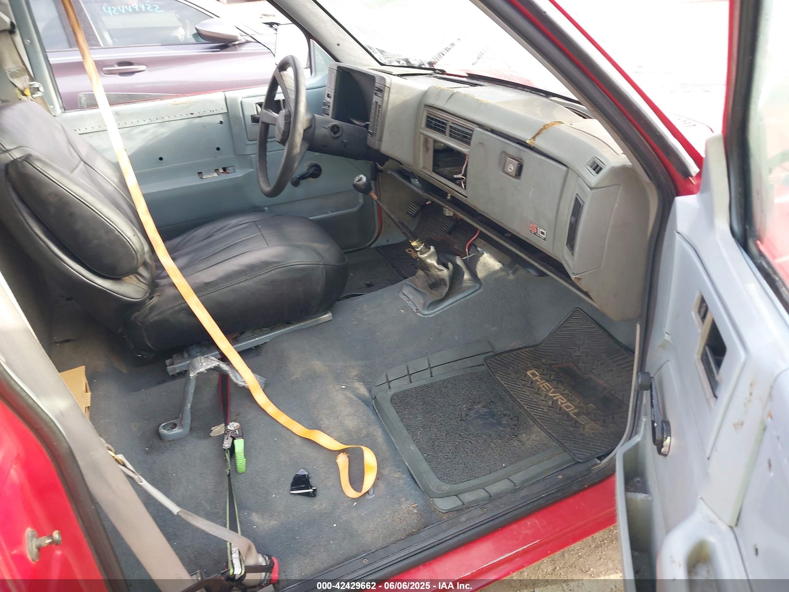 1993 Chevrolet S Truck S10 Red vin: 1GCCS14R8P8189028