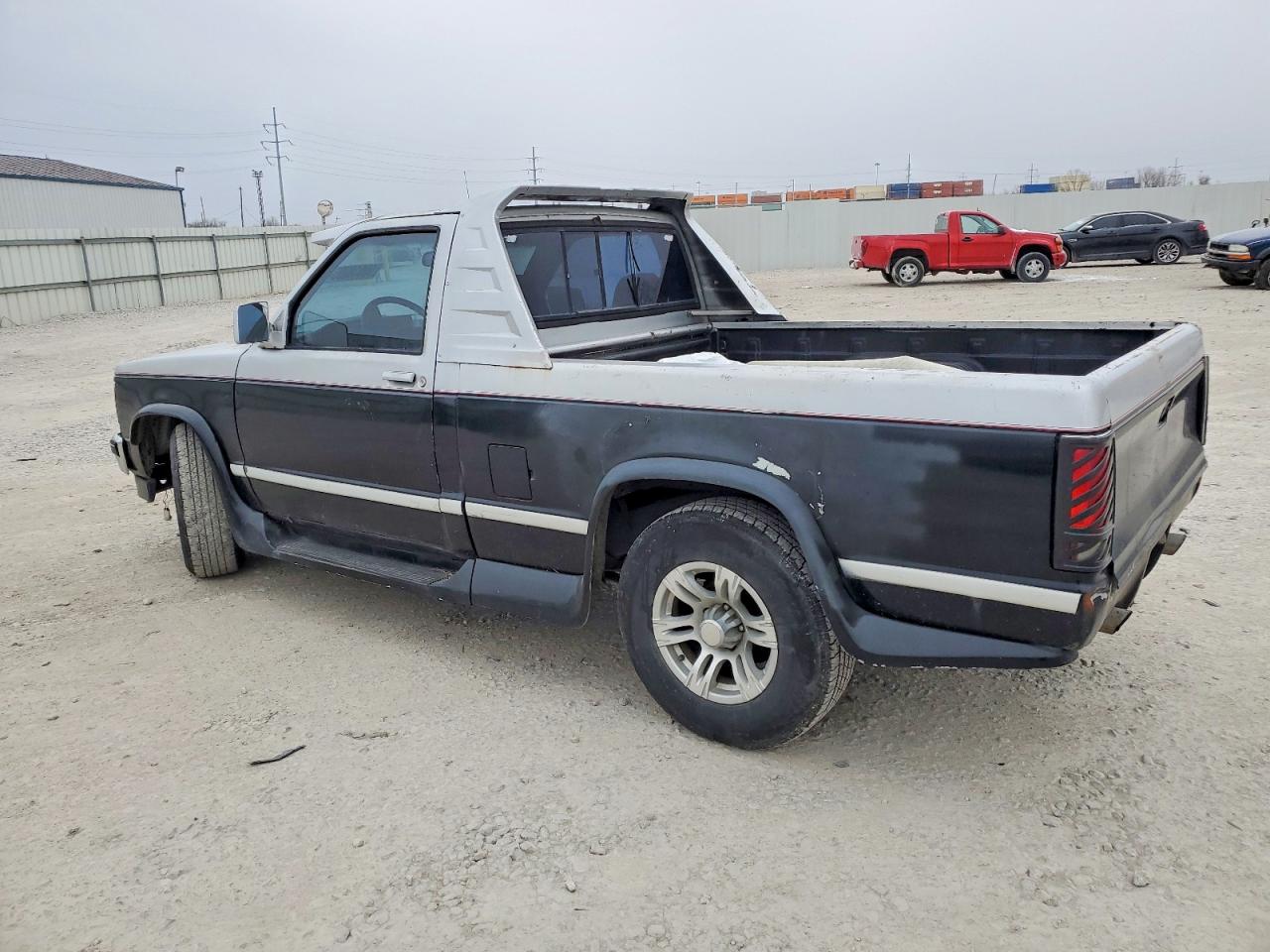 1991 Chevrolet S Truck S10 Two Tone vin: 1GCCS14R9M2318229