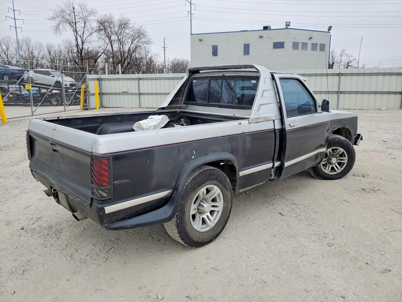 1991 Chevrolet S Truck S10 Two Tone vin: 1GCCS14R9M2318229