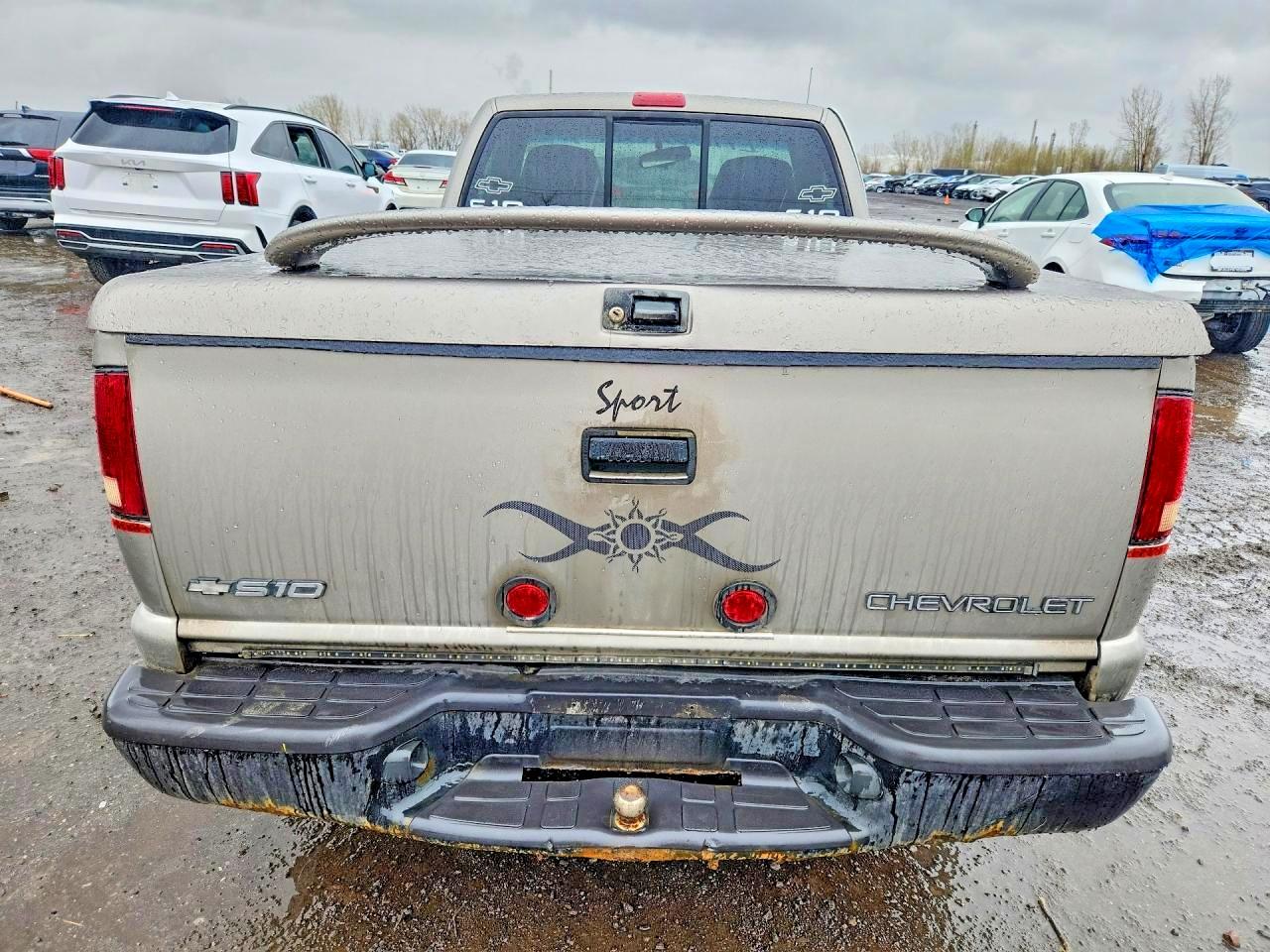 2001 Chevrolet S Truck S10 Beige vin: 1GCCS14W218249561
