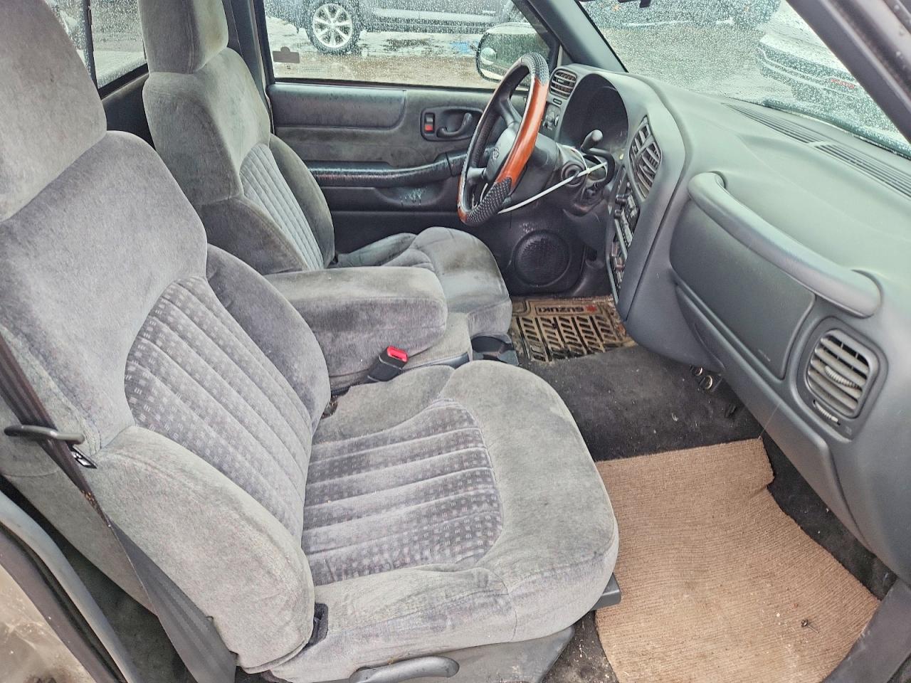 2001 Chevrolet S Truck S10 Beige vin: 1GCCS14W218249561