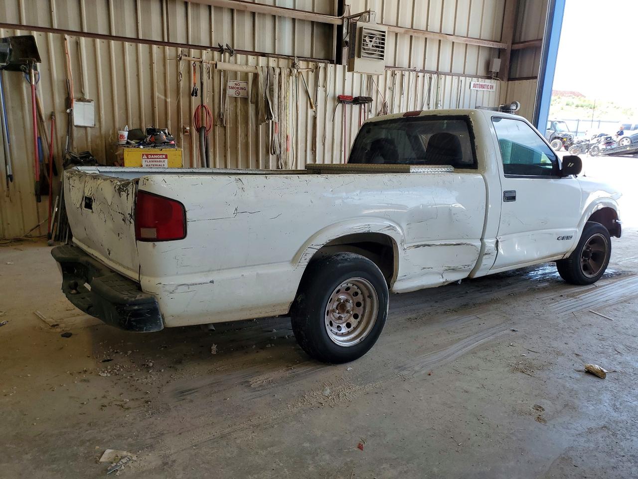 2001 Chevrolet S Truck S10 White vin: 1GCCS14W71K153055