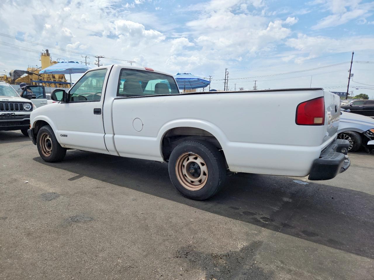2001 Chevrolet S Truck S10 White vin: 1GCCS14W818211607
