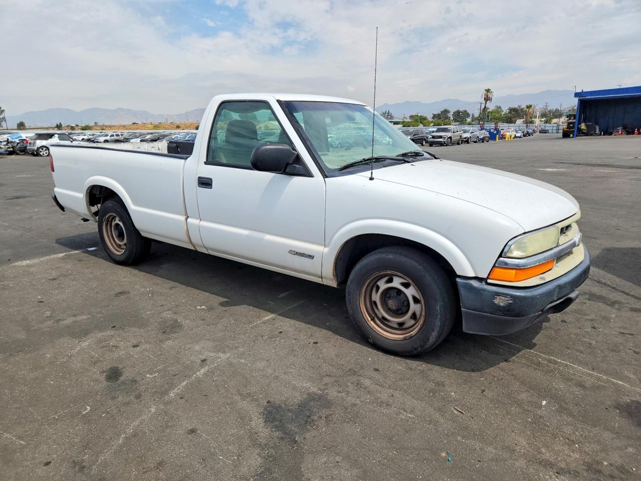 2001 Chevrolet S Truck S10 White vin: 1GCCS14W818211607