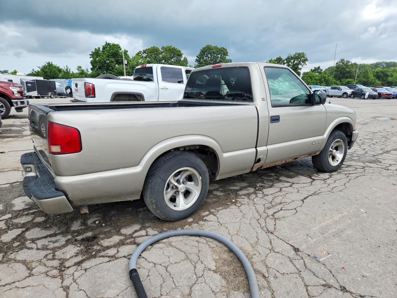 2002 Chevrolet S Truck S10 Silver vin: 1GCCS14W928150883