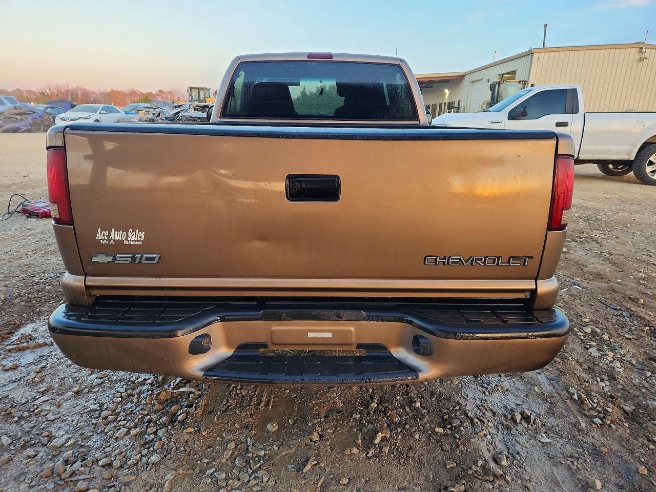 2002 Chevrolet S Truck S10 Tan vin: 1GCCS14W928194320