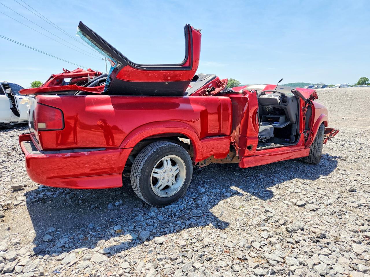 2001 Chevrolet S Truck S10 Red vin: 1GCCS14WX18116594