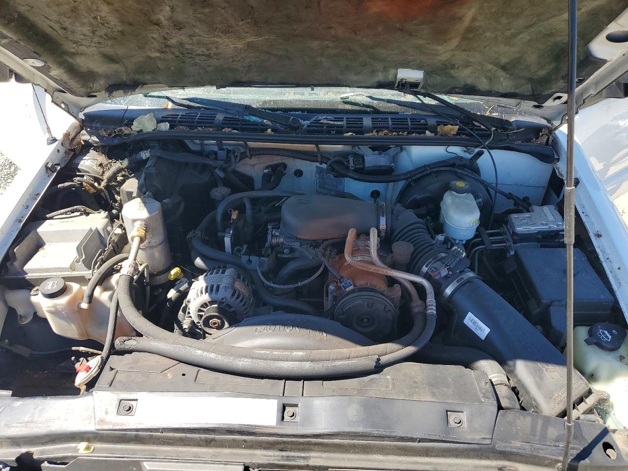 2002 Chevrolet S Truck S10 White vin: 1GCCS14WX28256968