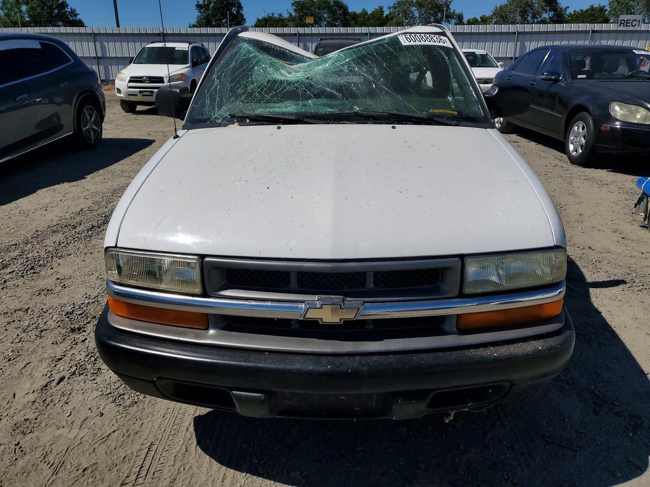 2002 Chevrolet S Truck S10 White vin: 1GCCS14WX28256968
