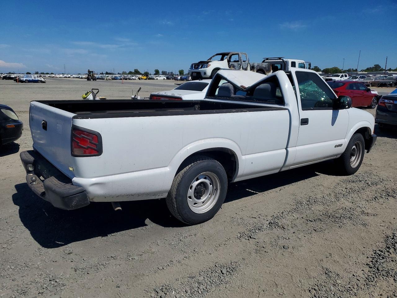 2002 Chevrolet S Truck S10 White vin: 1GCCS14WX28256968