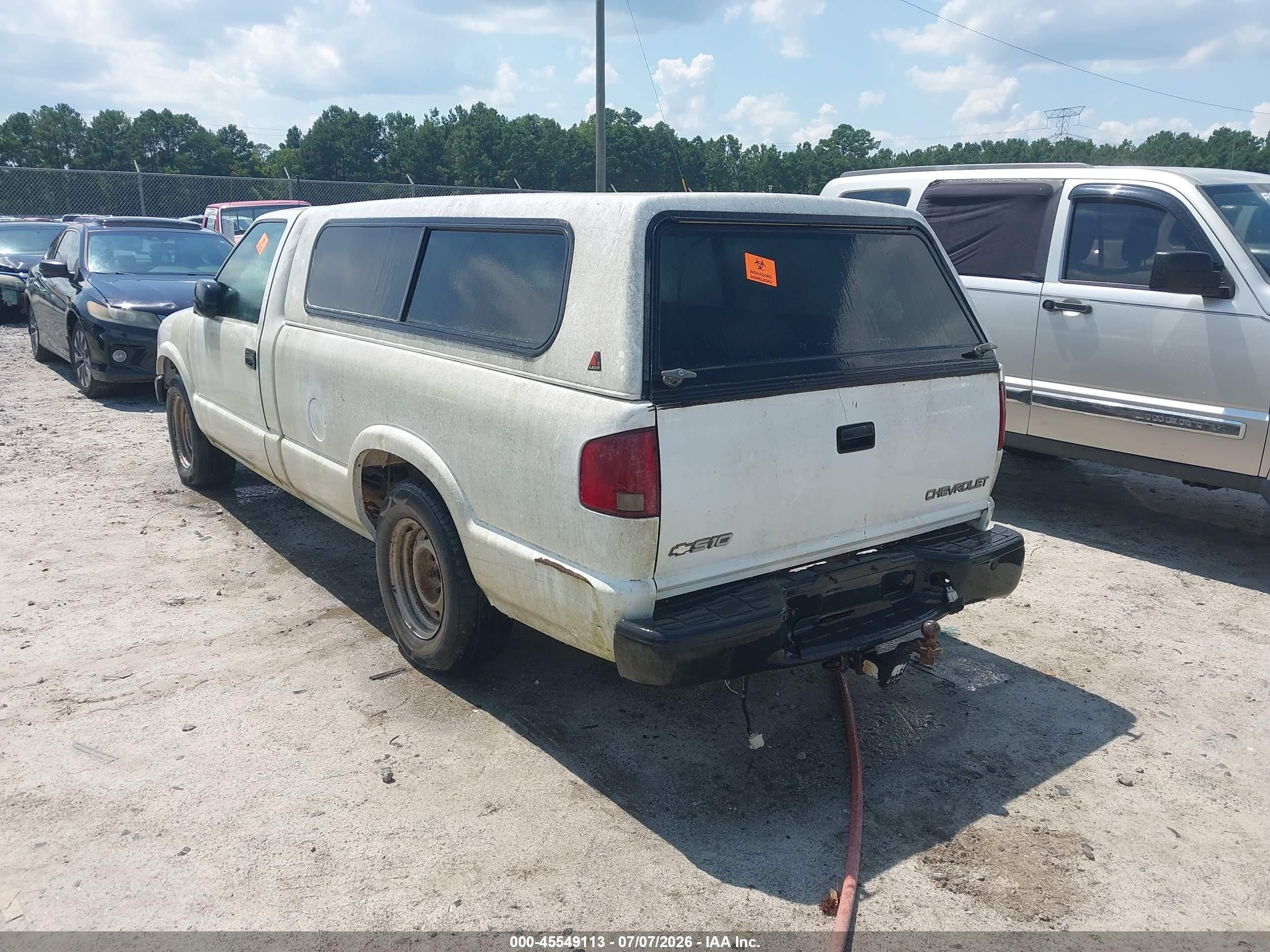 2003 Chevrolet S-10   White vin: 1GCCS14X138170202