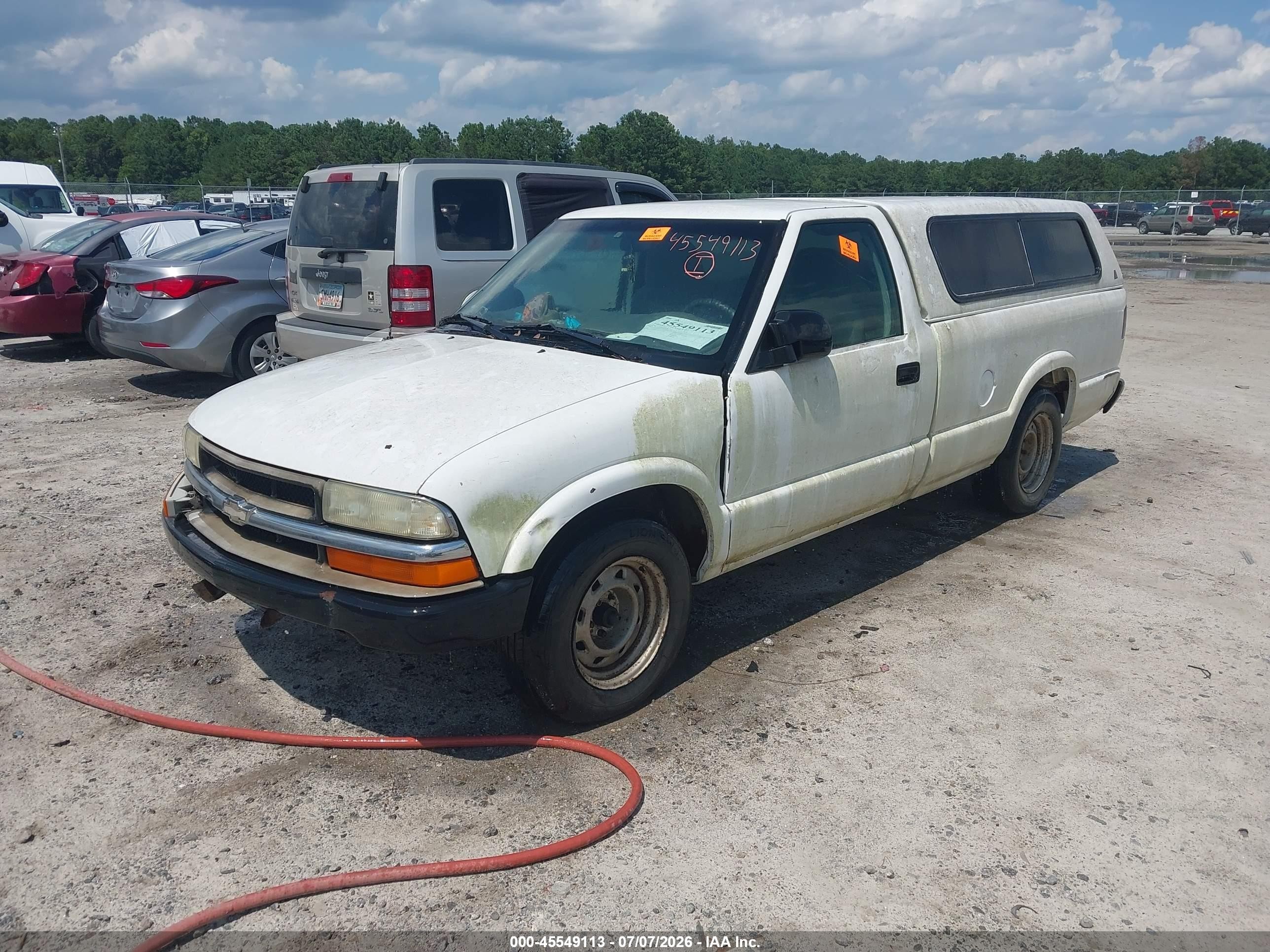 2003 Chevrolet S-10   White vin: 1GCCS14X138170202