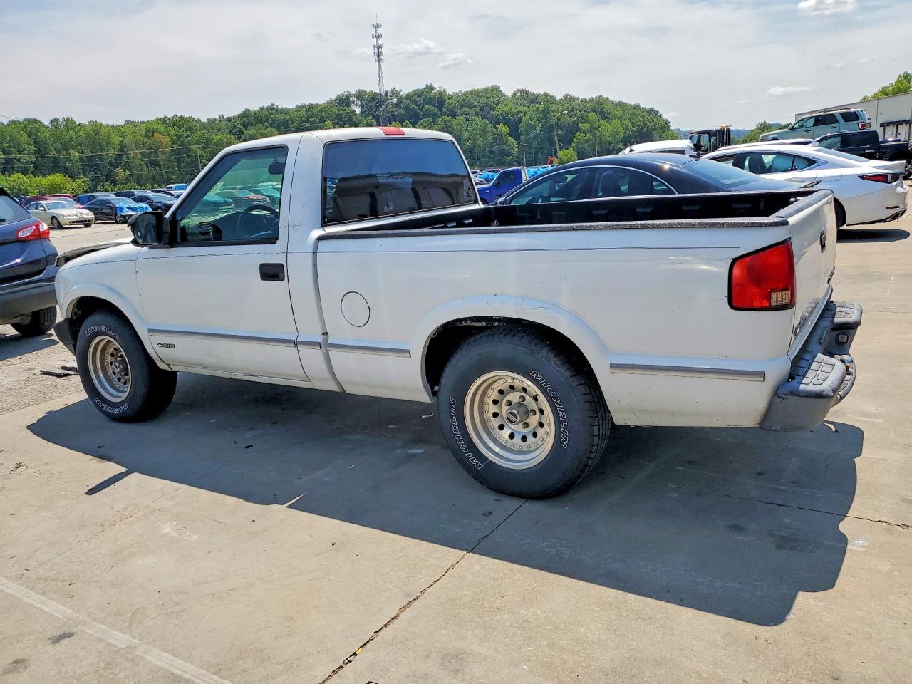 2003 Chevrolet S Truck S10 White vin: 1GCCS14X138244489