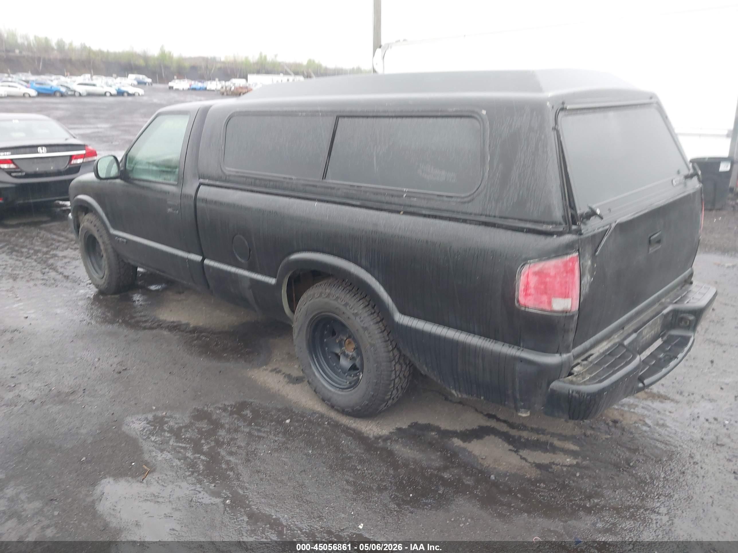 1997 Chevrolet S-10 Fleetside Black vin: 1GCCS14X1V8157629