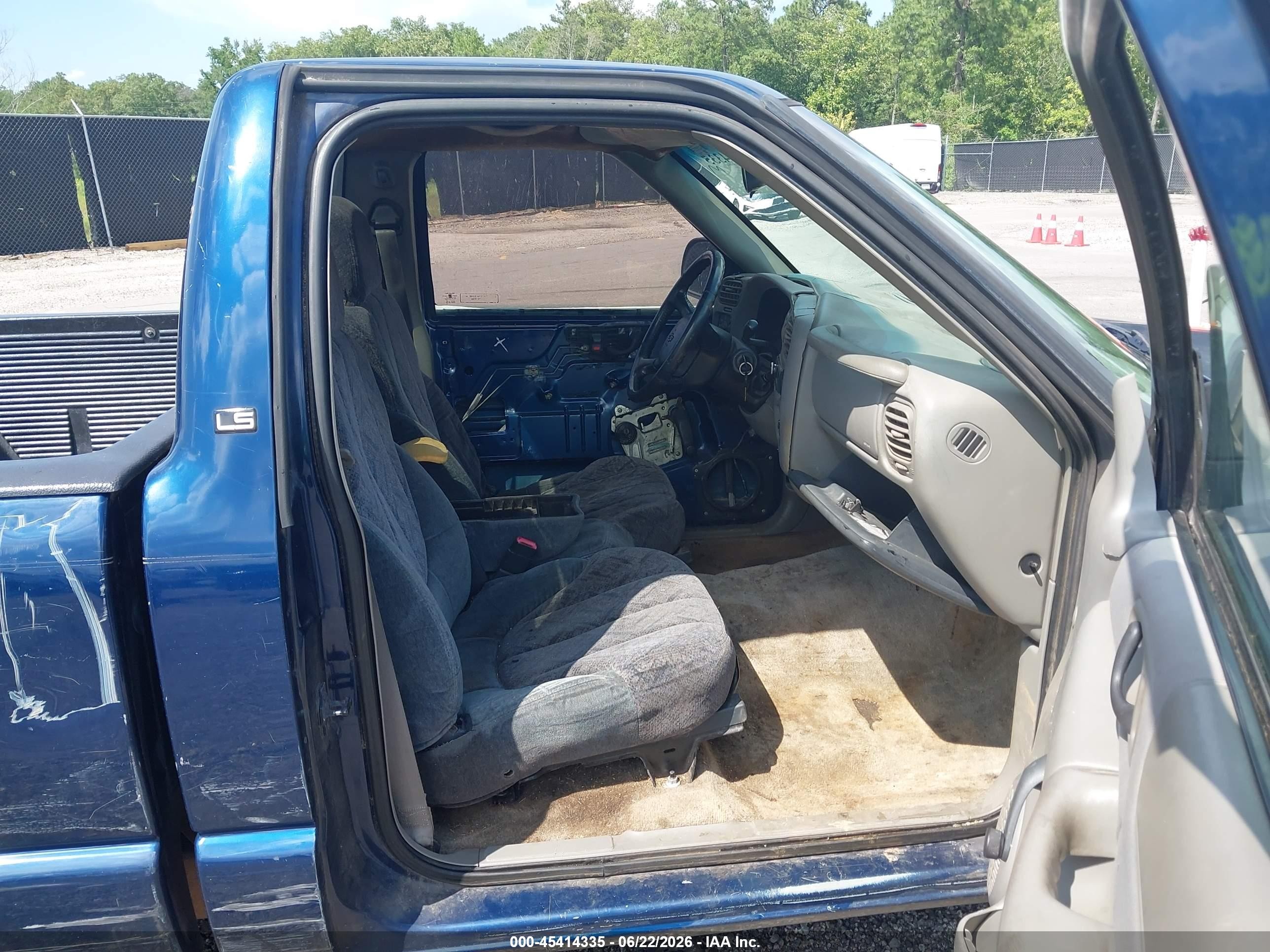 2003 Chevrolet S-10 Ls Синий vin: 1GCCS14X238128332