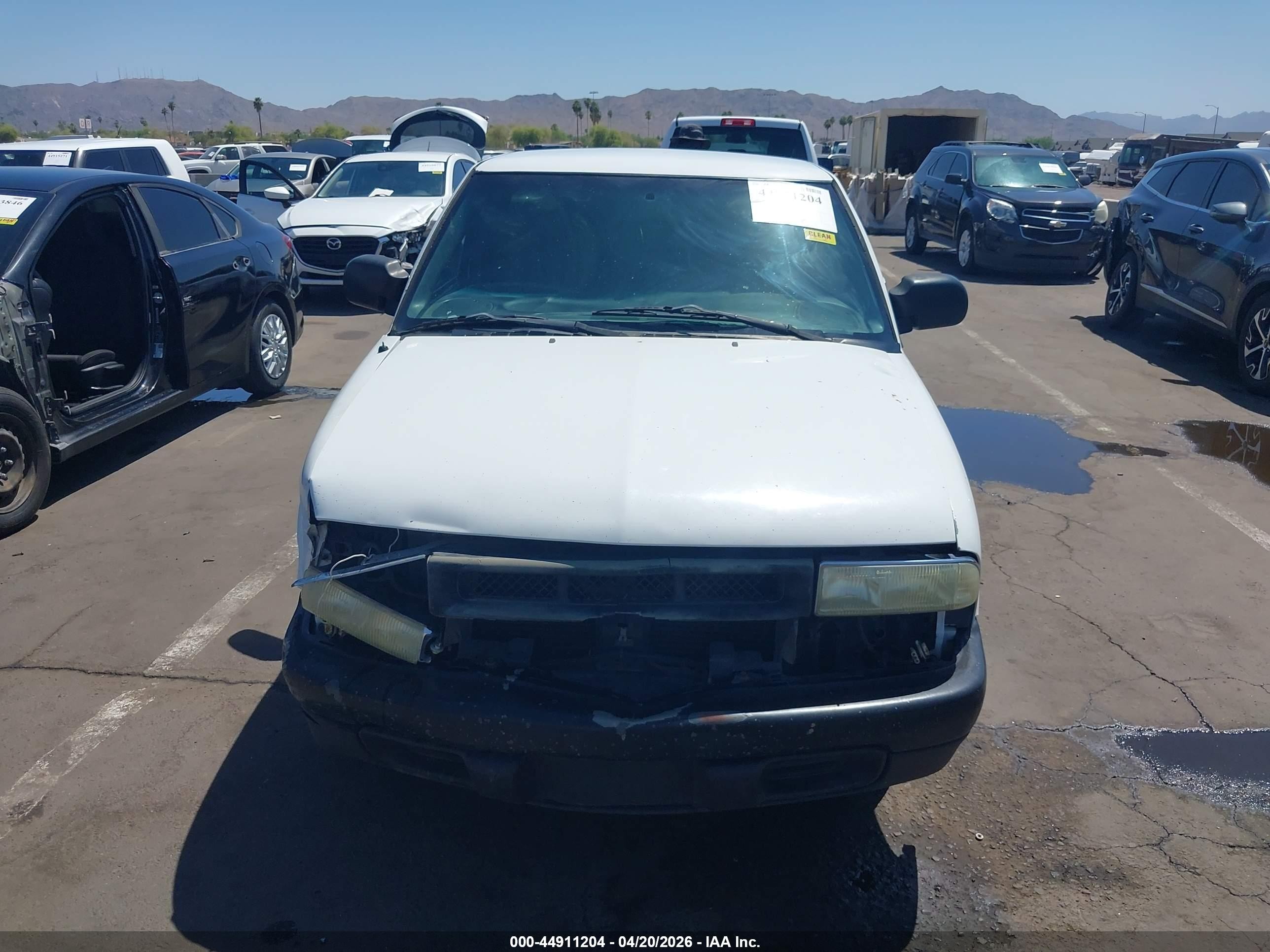 2003 Chevrolet S-10   White vin: 1GCCS14X338192329