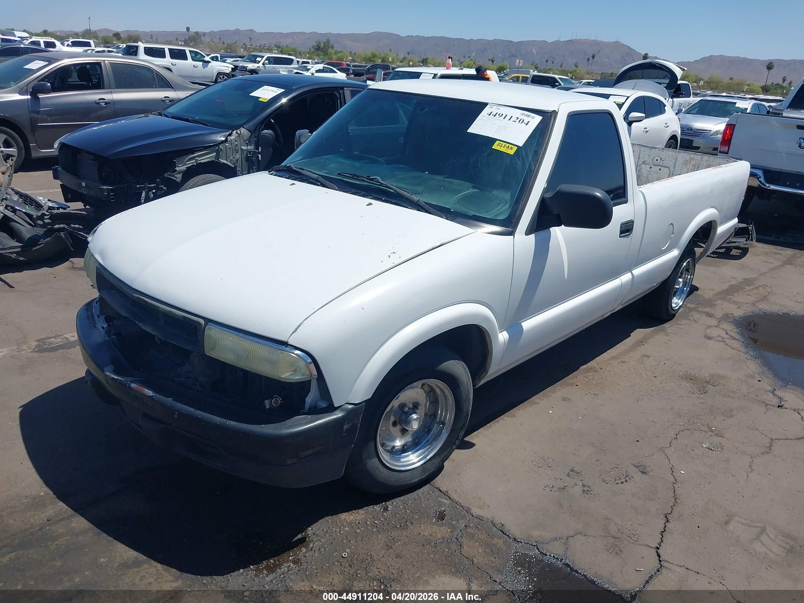 2003 Chevrolet S-10   White vin: 1GCCS14X338192329