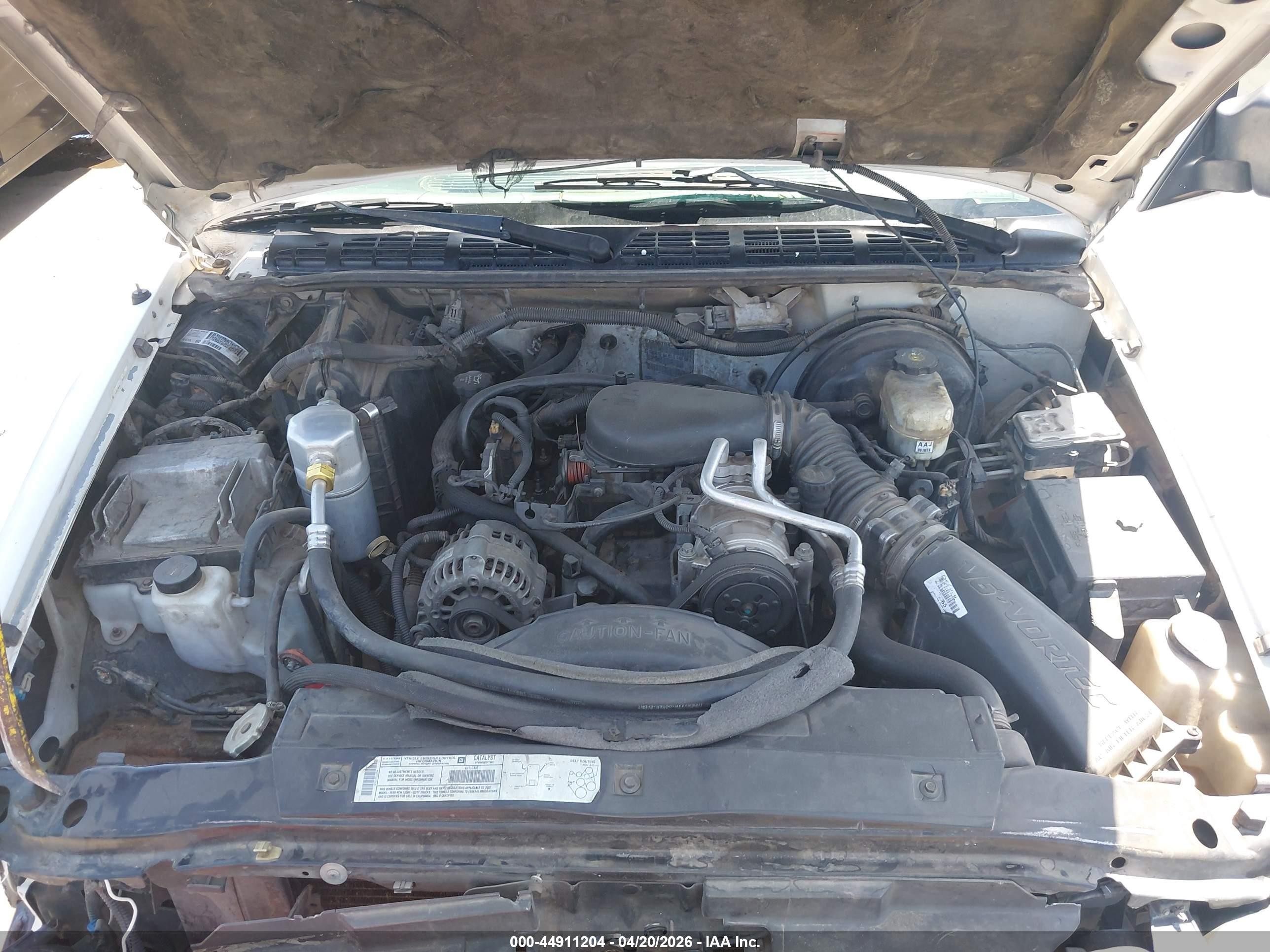2003 Chevrolet S-10   White vin: 1GCCS14X338192329