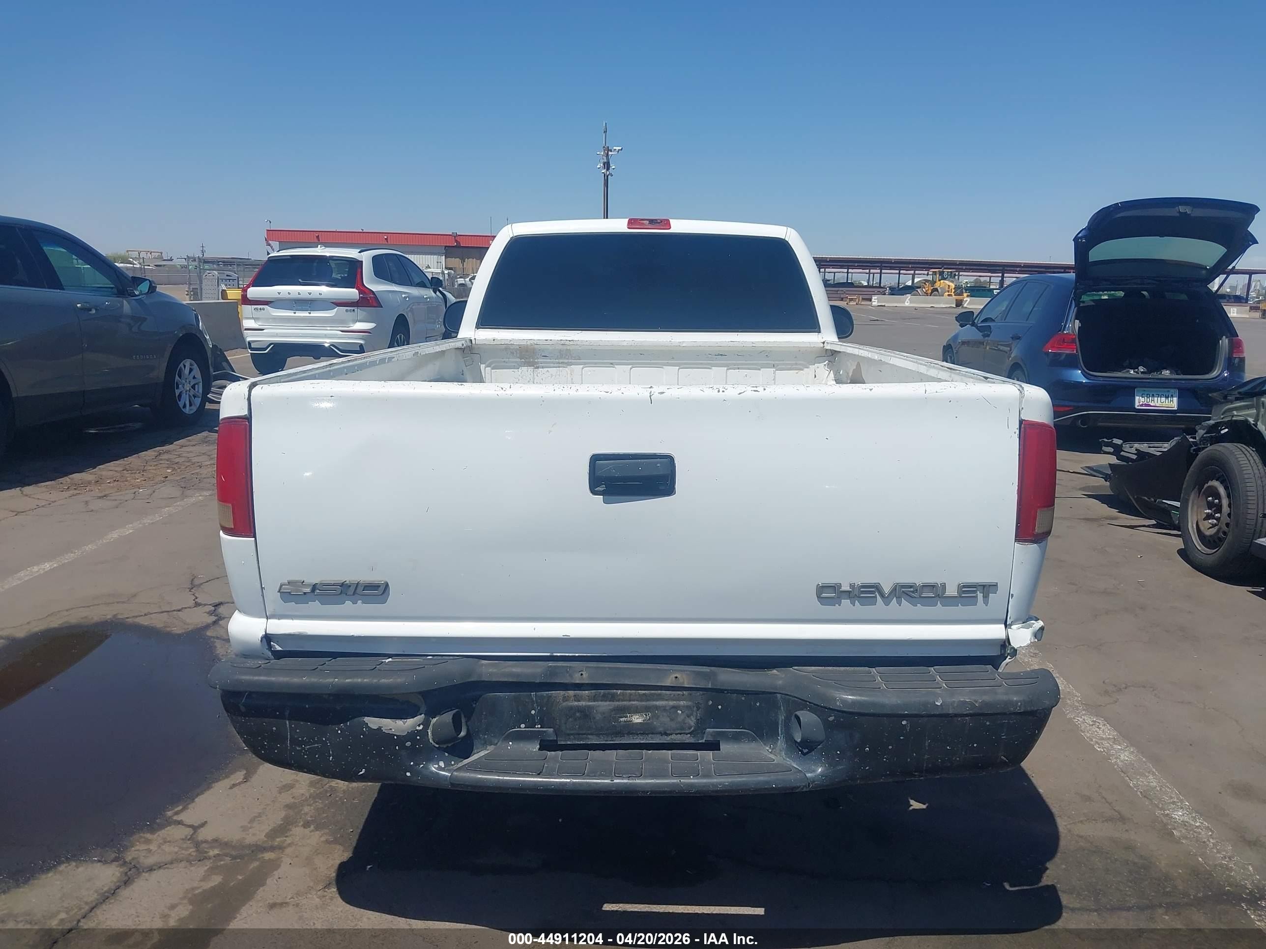 2003 Chevrolet S-10   White vin: 1GCCS14X338192329