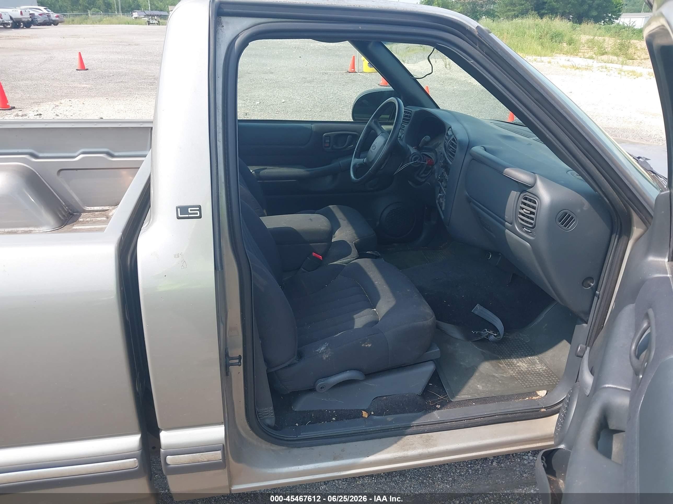 2003 Chevrolet S-10 Ls Champagne vin: 1GCCS14X438133953