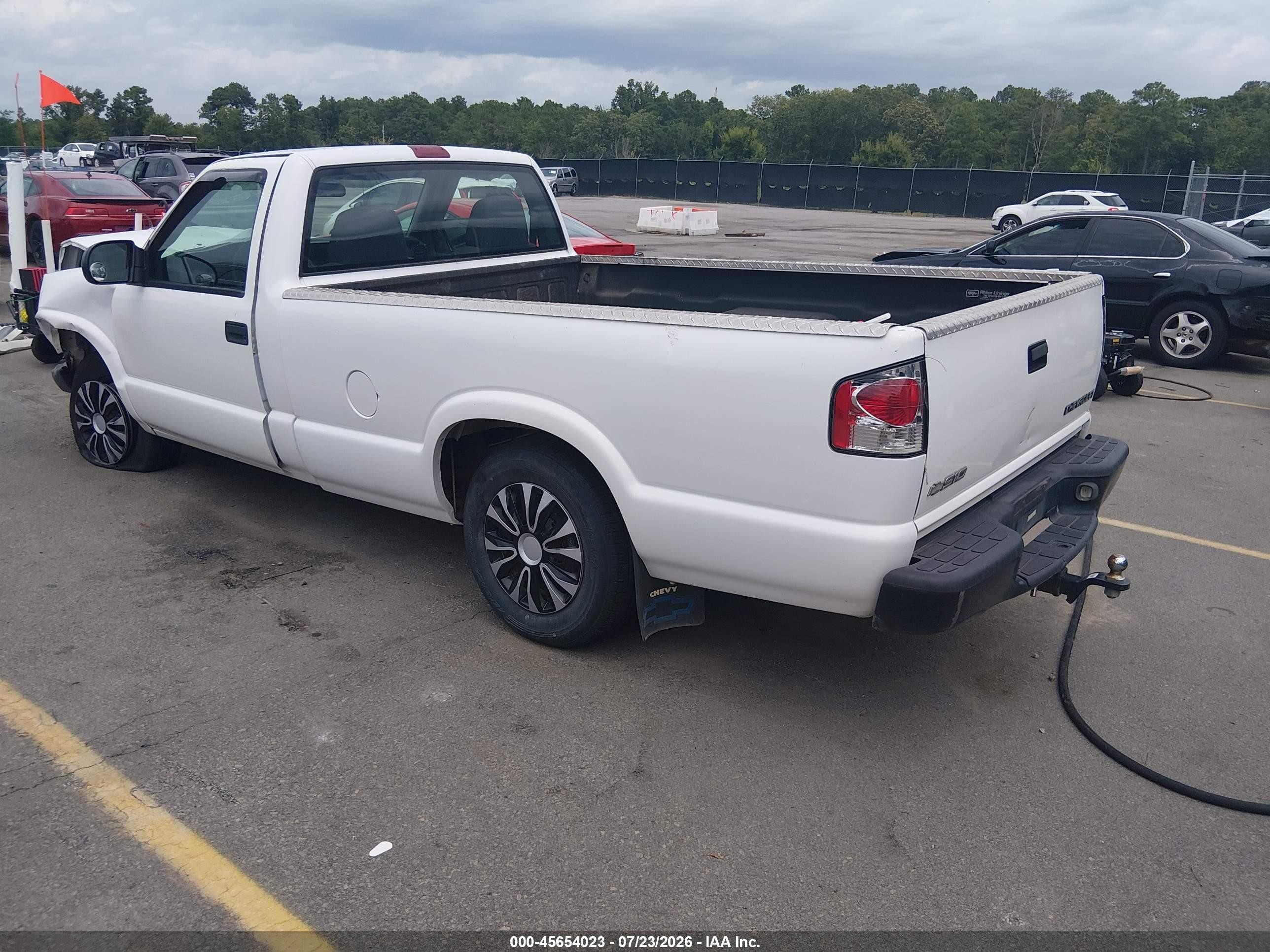 2003 Chevrolet S-10   Белый vin: 1GCCS14X438149179