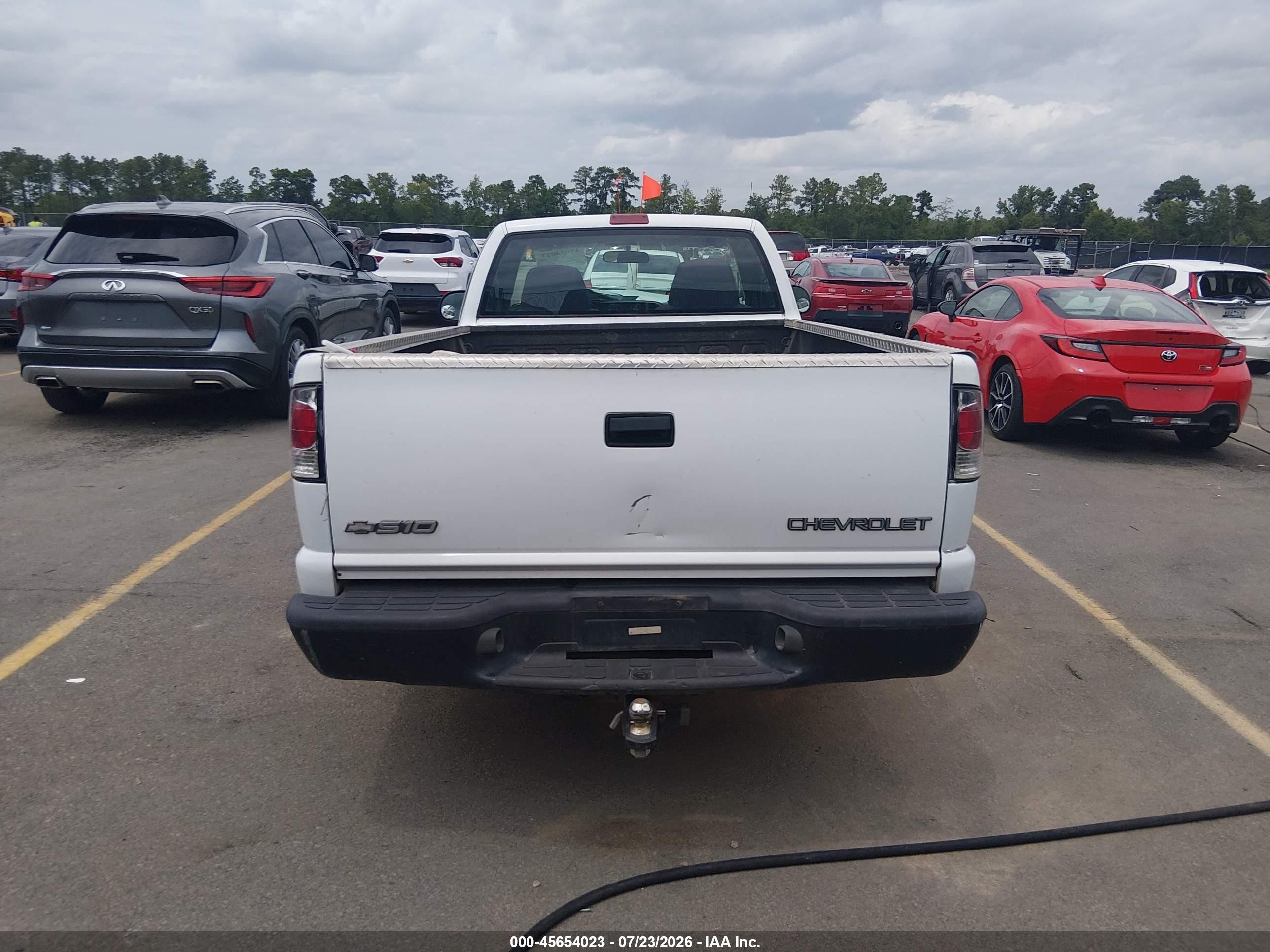 2003 Chevrolet S-10   Белый vin: 1GCCS14X438149179