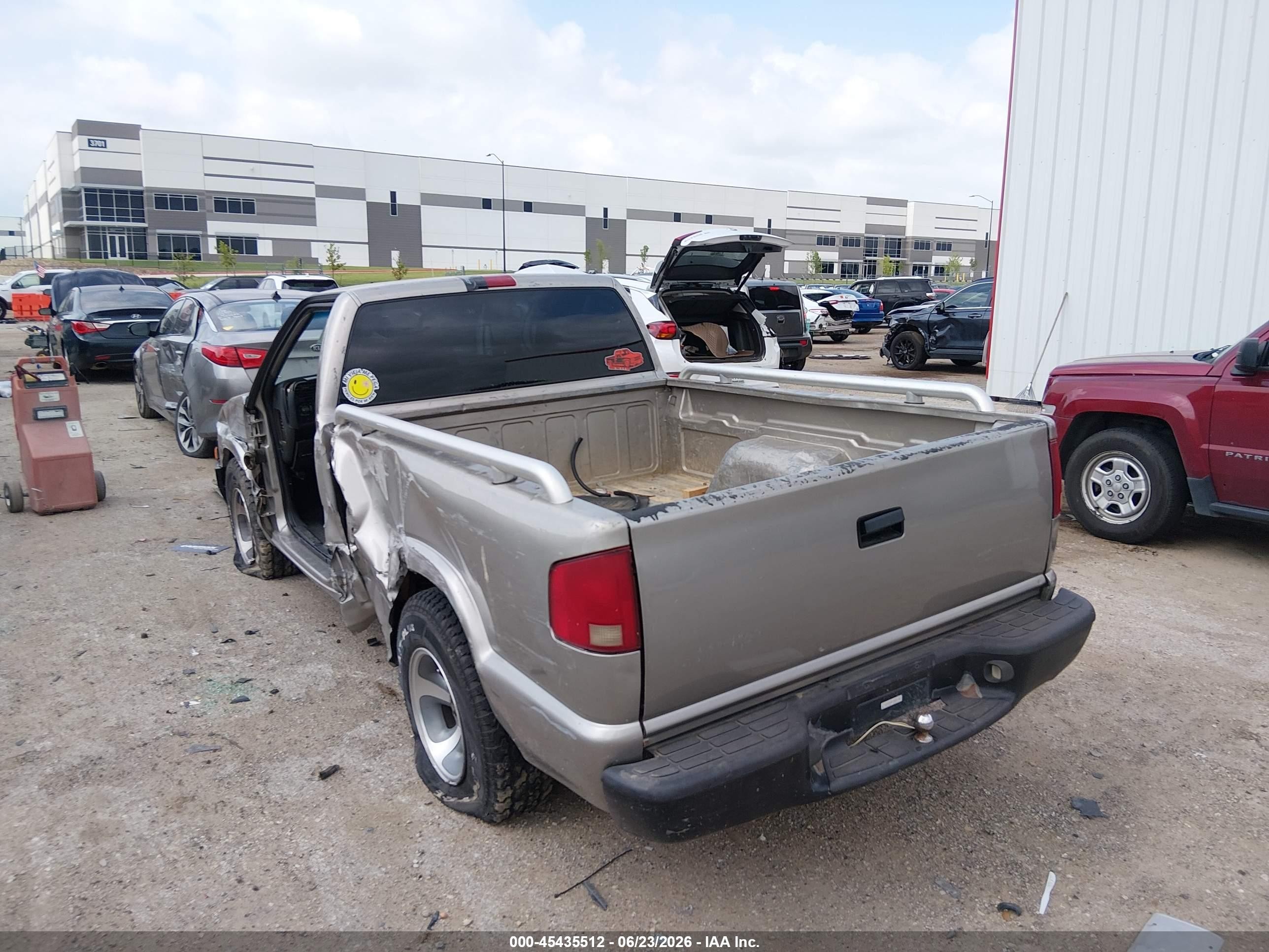 1999 Chevrolet S-10   Tan vin: 1GCCS14X4X8137037