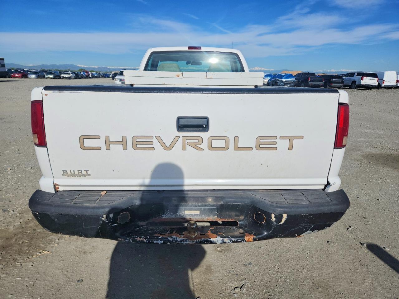 1999 Chevrolet S Truck S10 White vin: 1GCCS14X6XK234422
