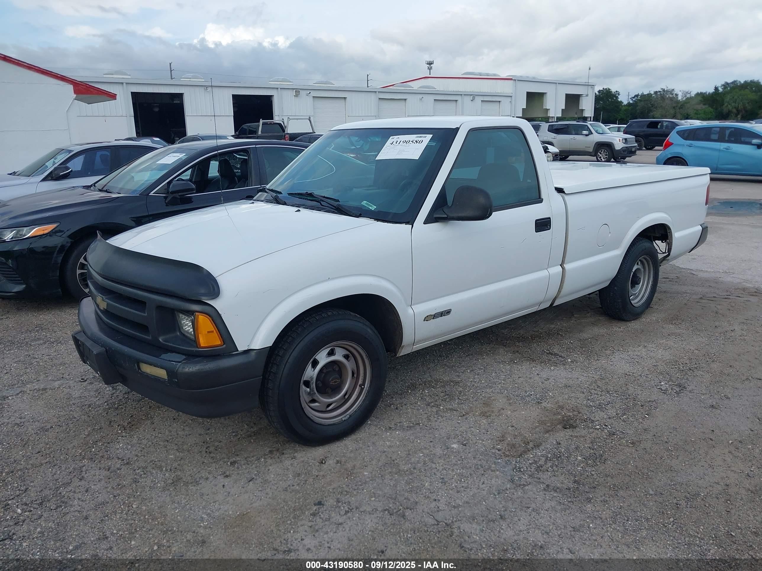 1996 Chevrolet S Truck S10 White vin: 1GCCS14X7T8218351