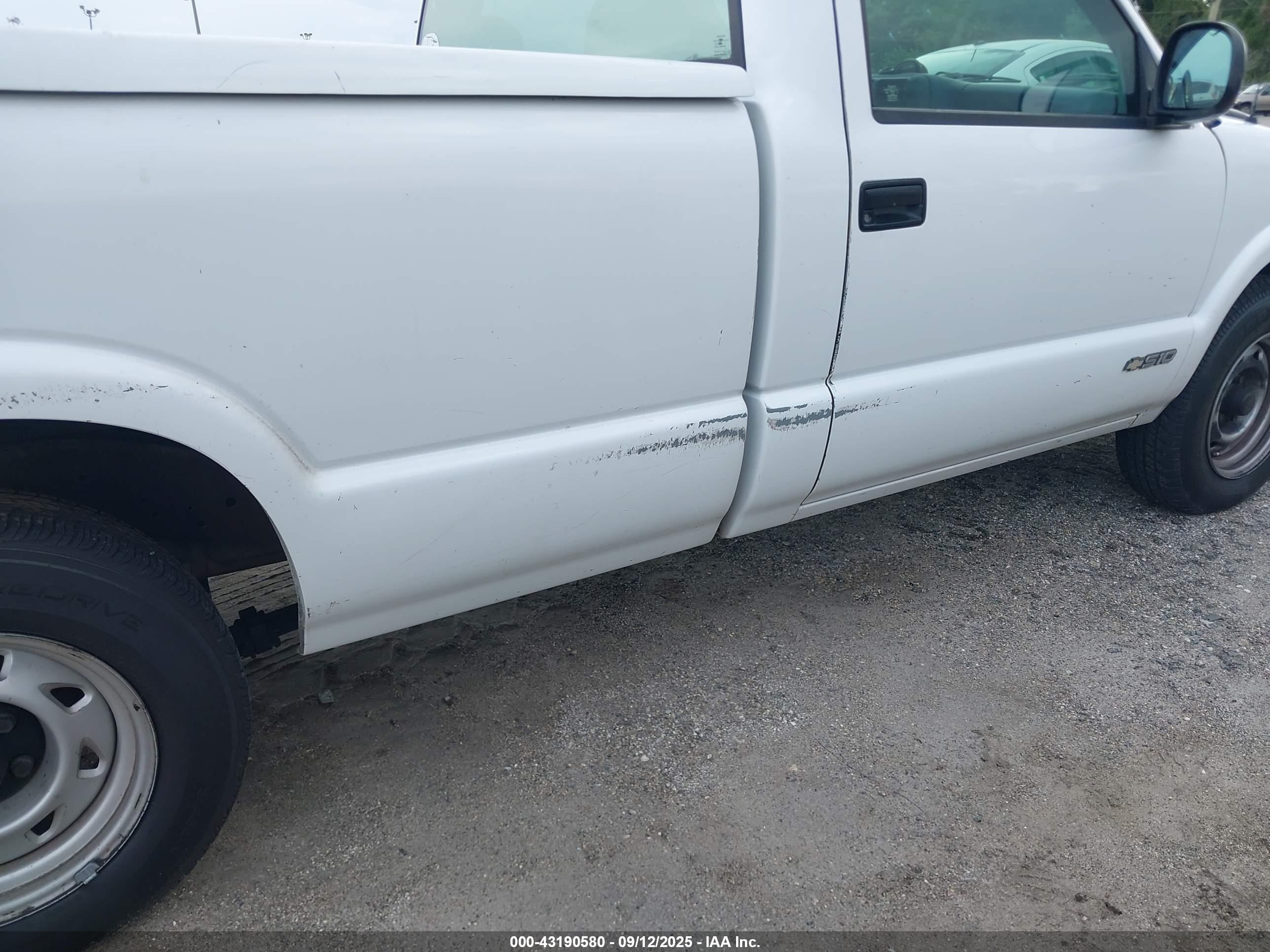 1996 Chevrolet S Truck S10 White vin: 1GCCS14X7T8218351