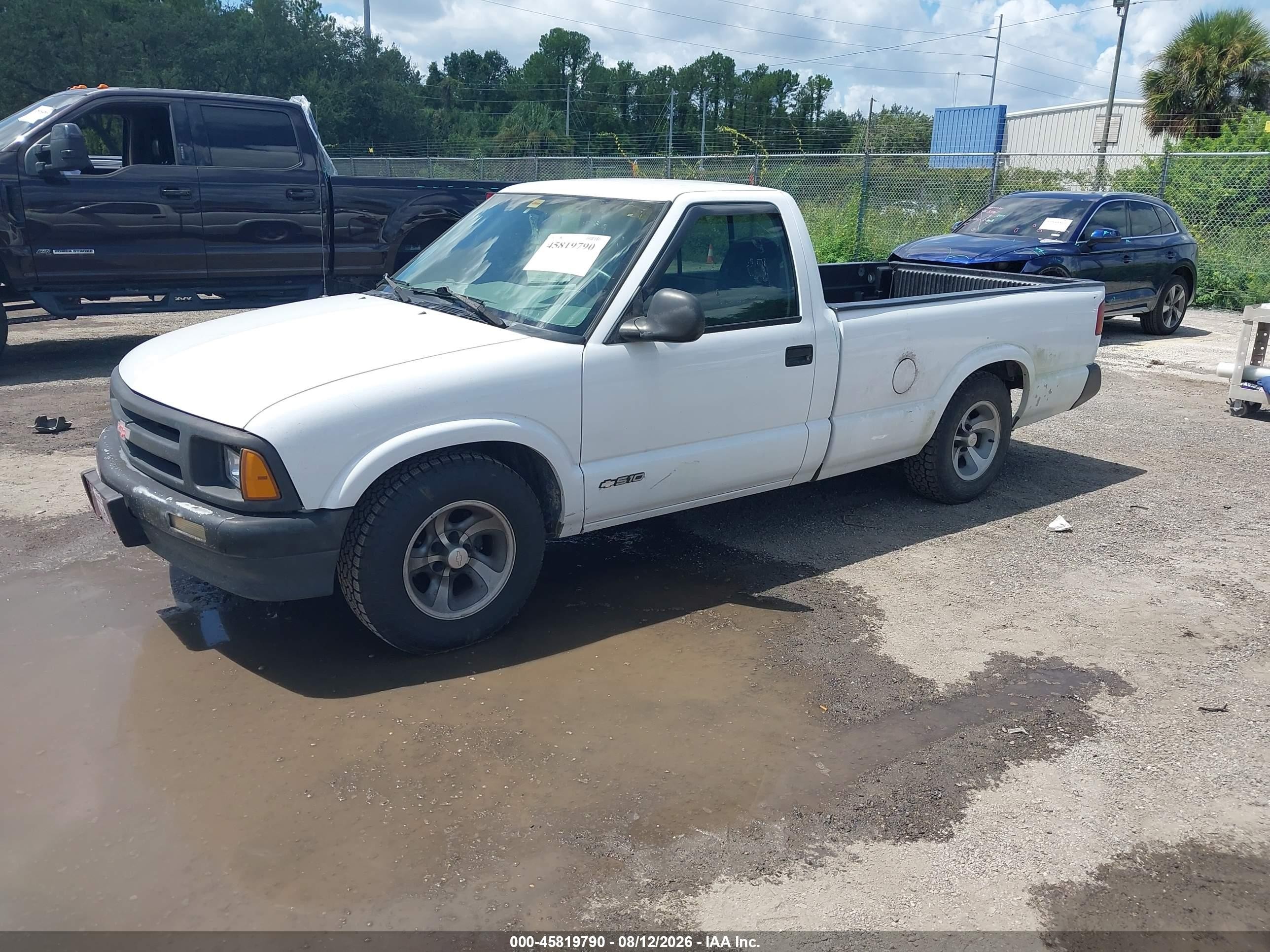 1997 Chevrolet S-10 Fleetside White vin: 1GCCS14X7V8190179