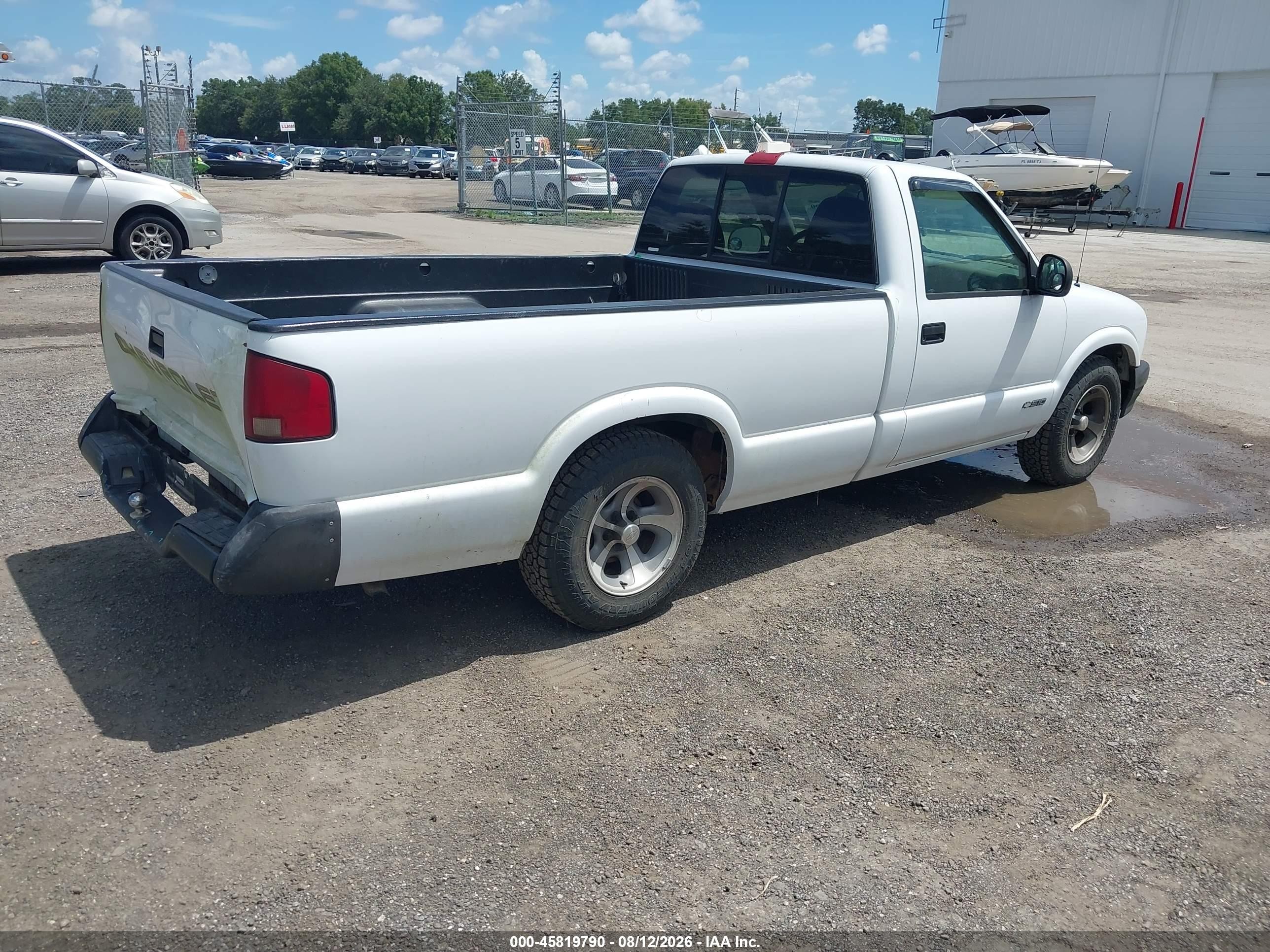 1997 Chevrolet S-10 Fleetside White vin: 1GCCS14X7V8190179