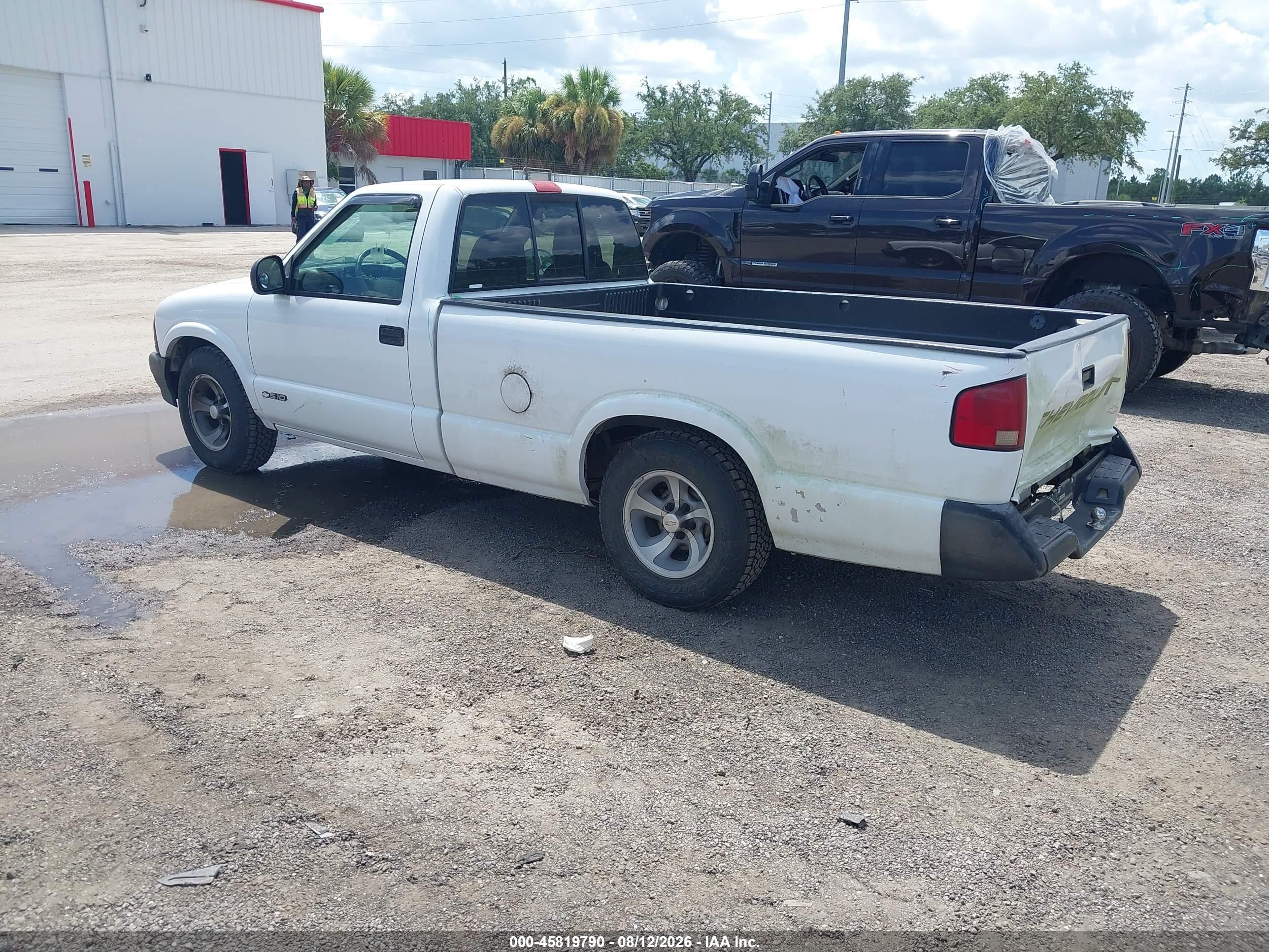 1997 Chevrolet S-10 Fleetside White vin: 1GCCS14X7V8190179