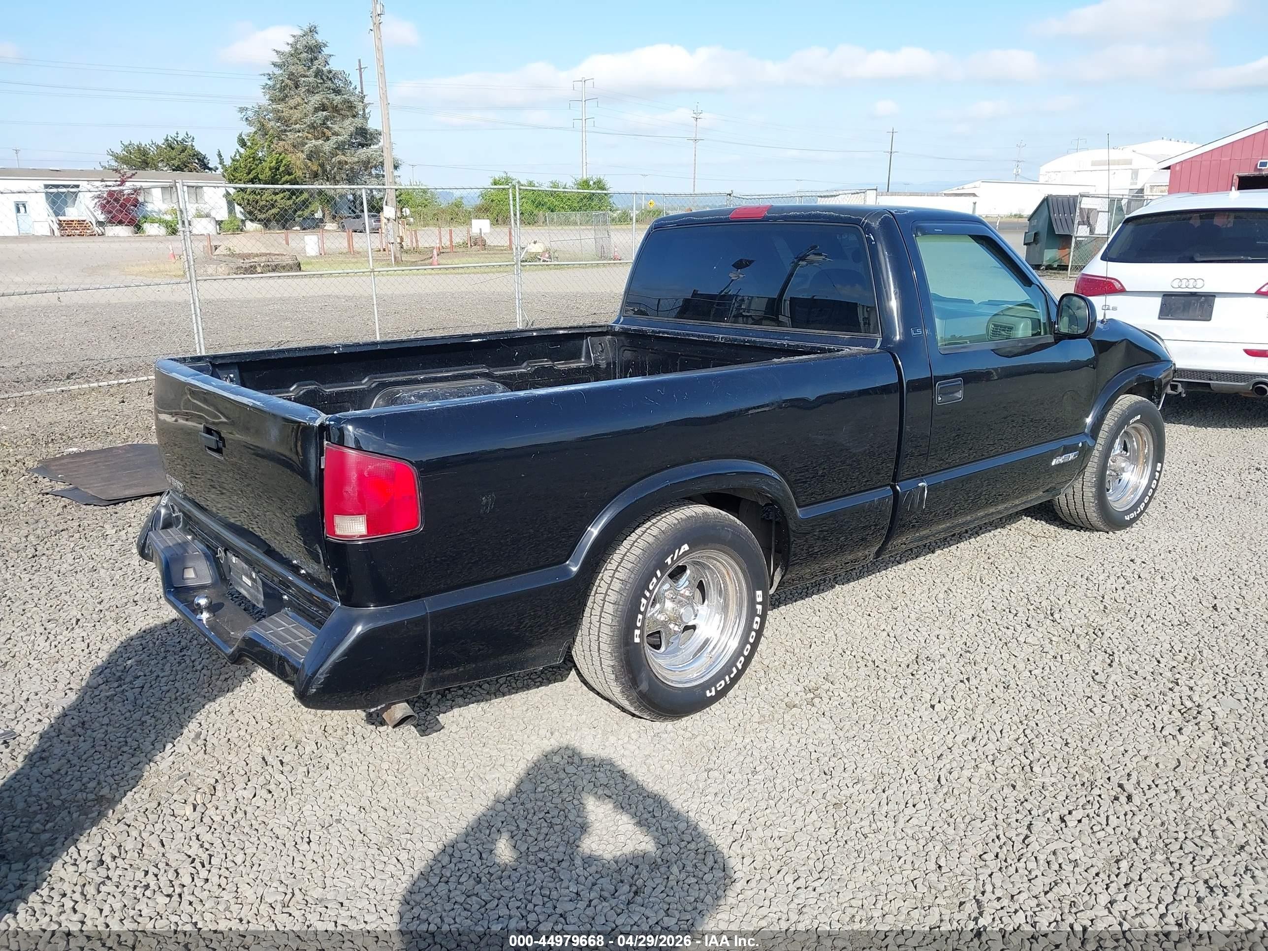 1997 Chevrolet S-10 Ls Fleetside Black vin: 1GCCS14X8V8126104