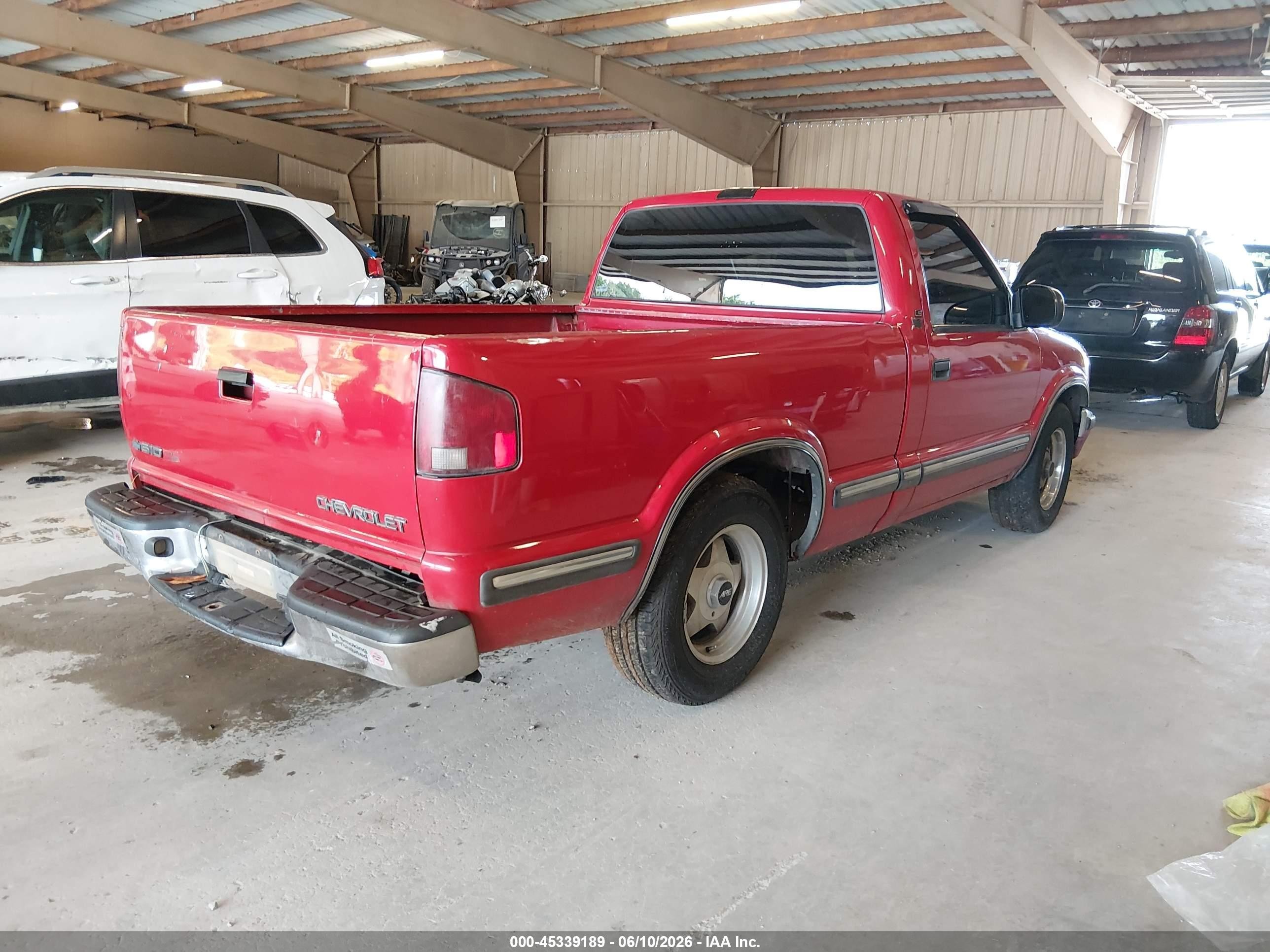 1999 Chevrolet S-10 Ls Red vin: 1GCCS14X9XK241185