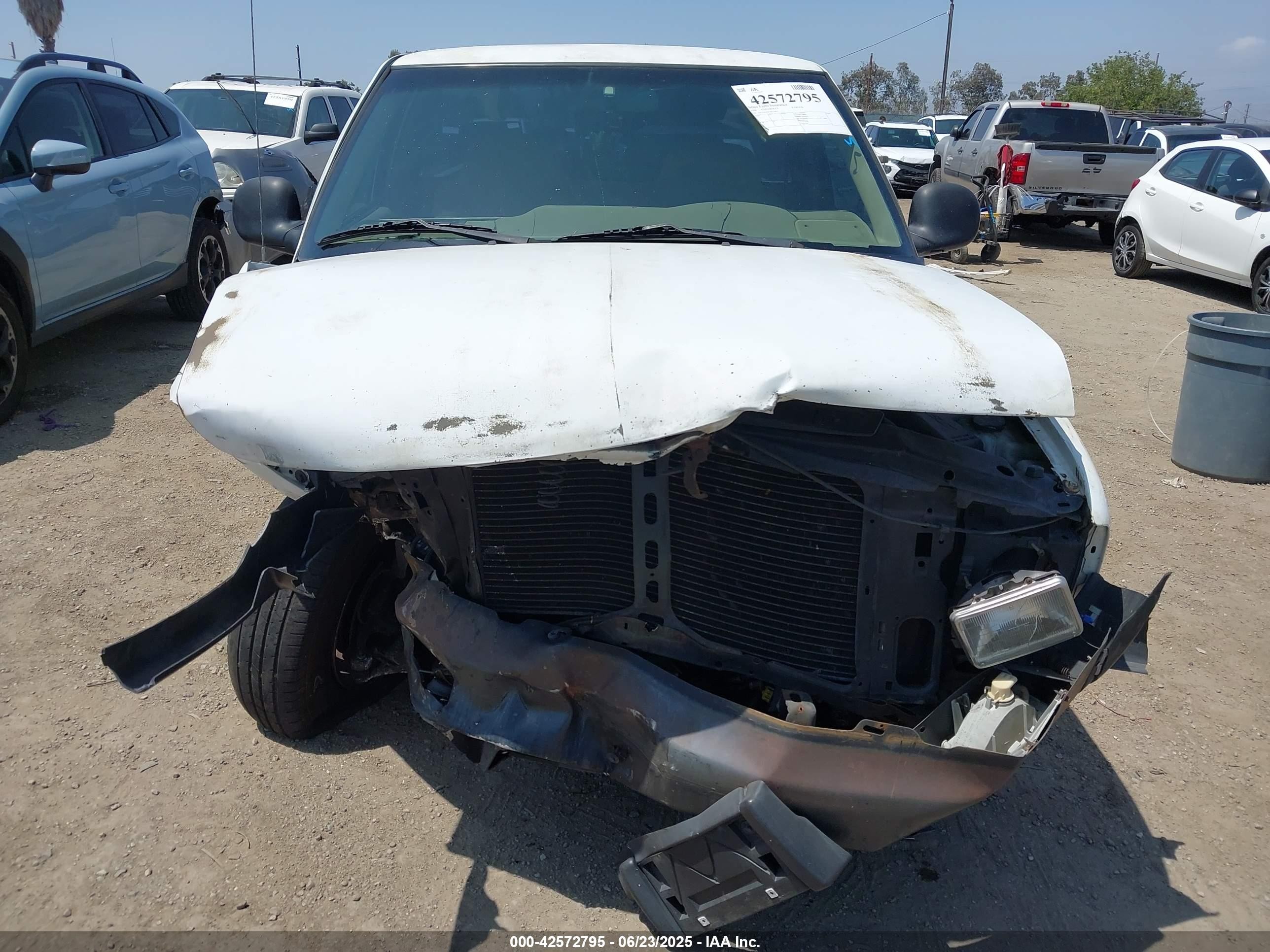 1996 Chevrolet S Truck S10 White vin: 1GCCS14XXTK139811