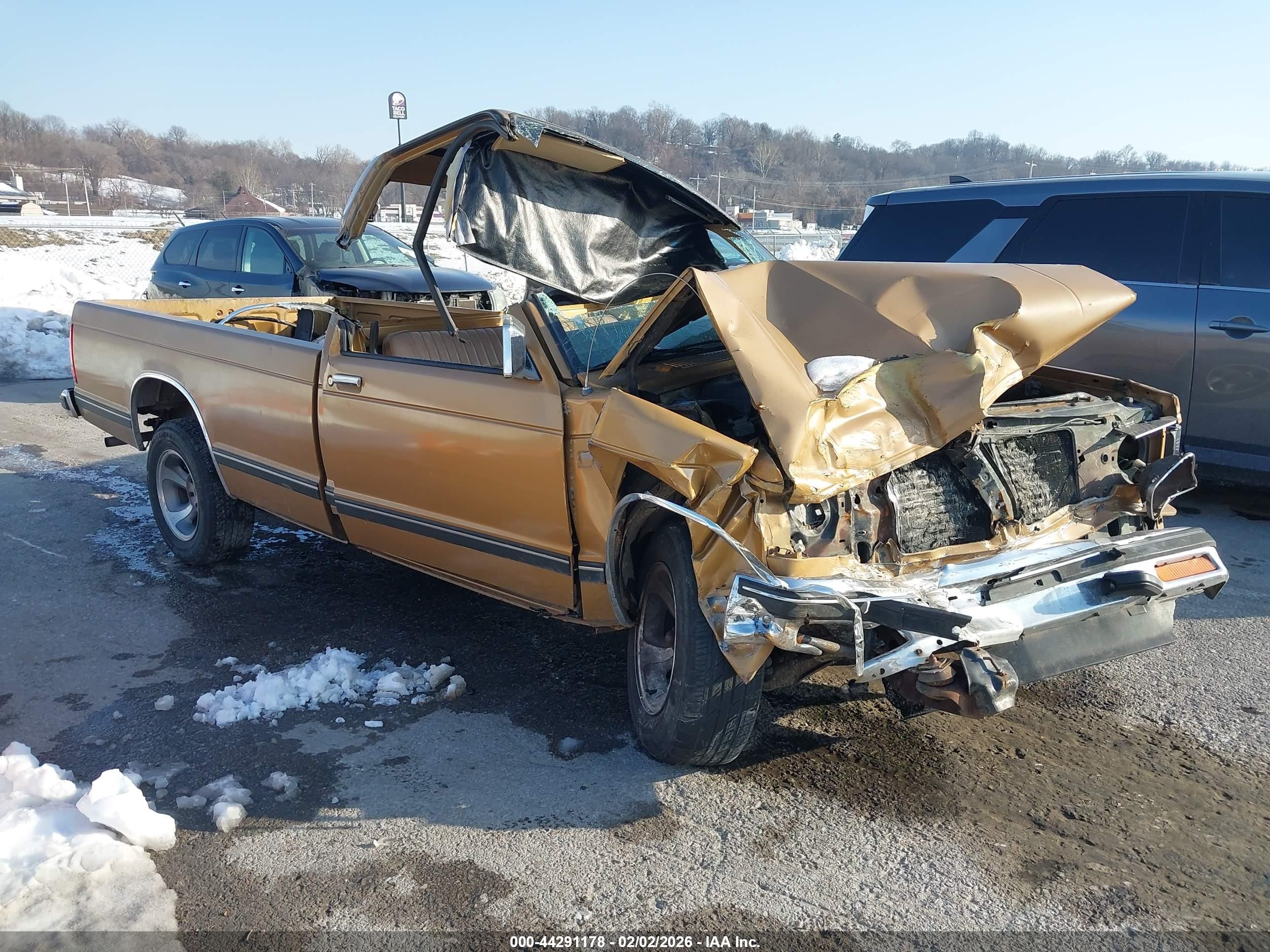 1984 Chevrolet S Truck S10 Gold vin: 1GCCS14Y3E2122215