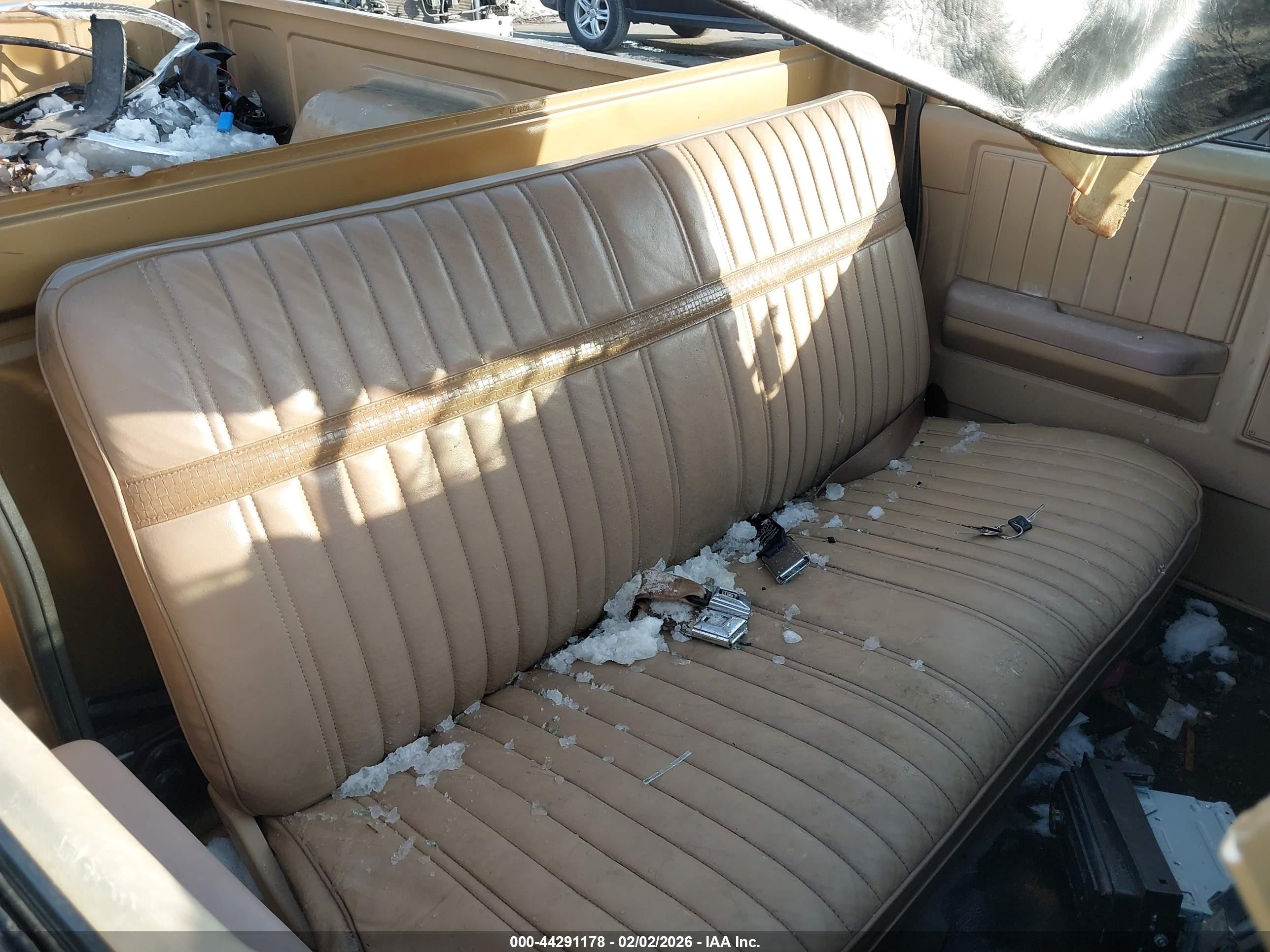 1984 Chevrolet S Truck S10 Золотой vin: 1GCCS14Y3E2122215