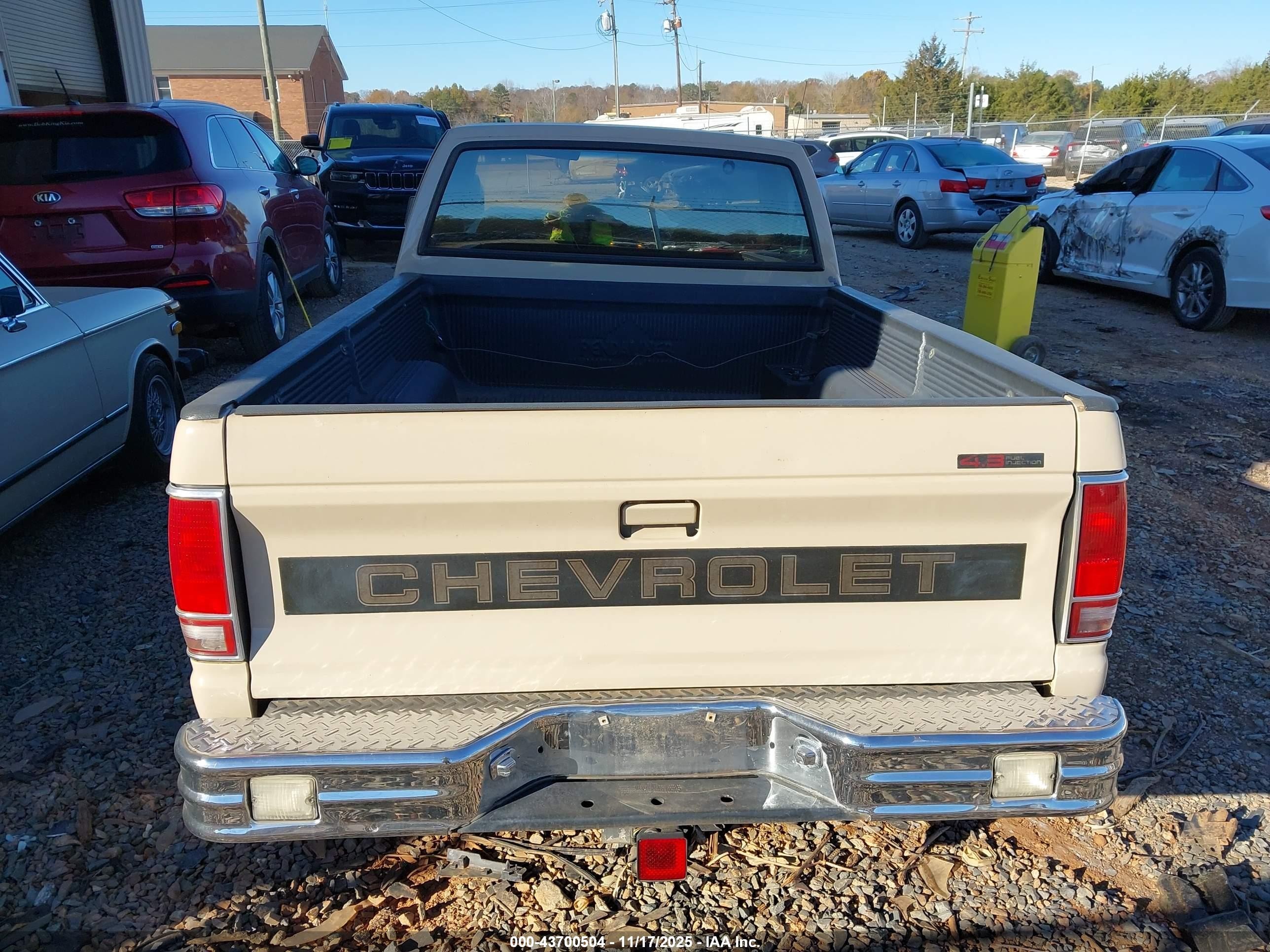 1993 Chevrolet S Truck S10 Beige vin: 1GCCS14Z0P8174409