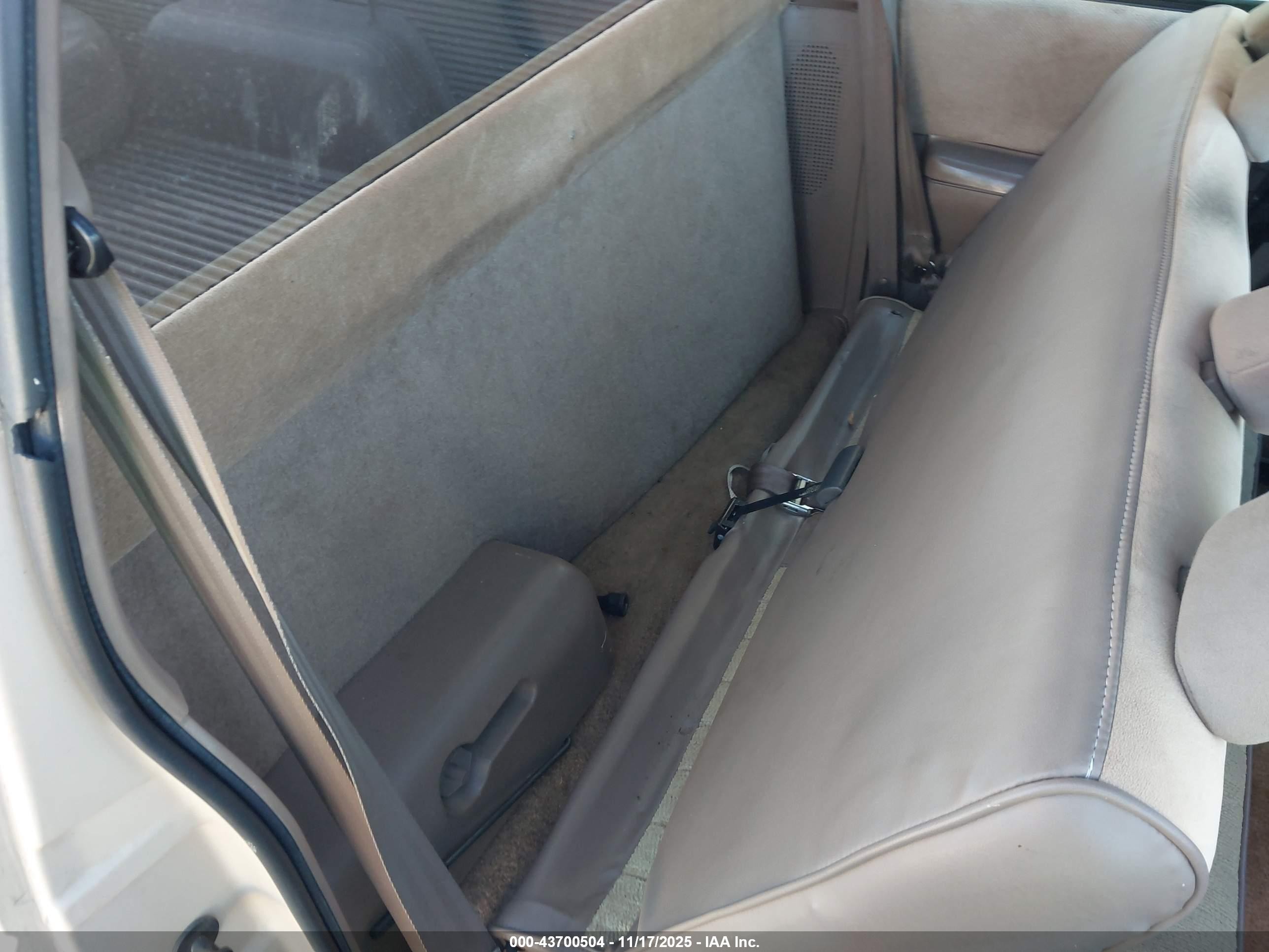 1993 Chevrolet S Truck S10 Beige vin: 1GCCS14Z0P8174409
