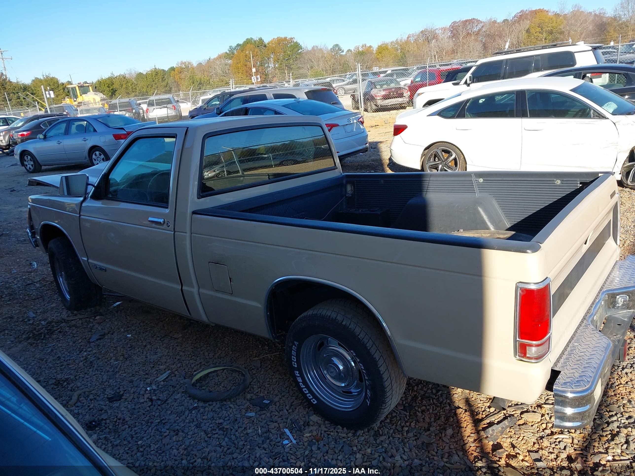 1993 Chevrolet S Truck S10 Beige vin: 1GCCS14Z0P8174409